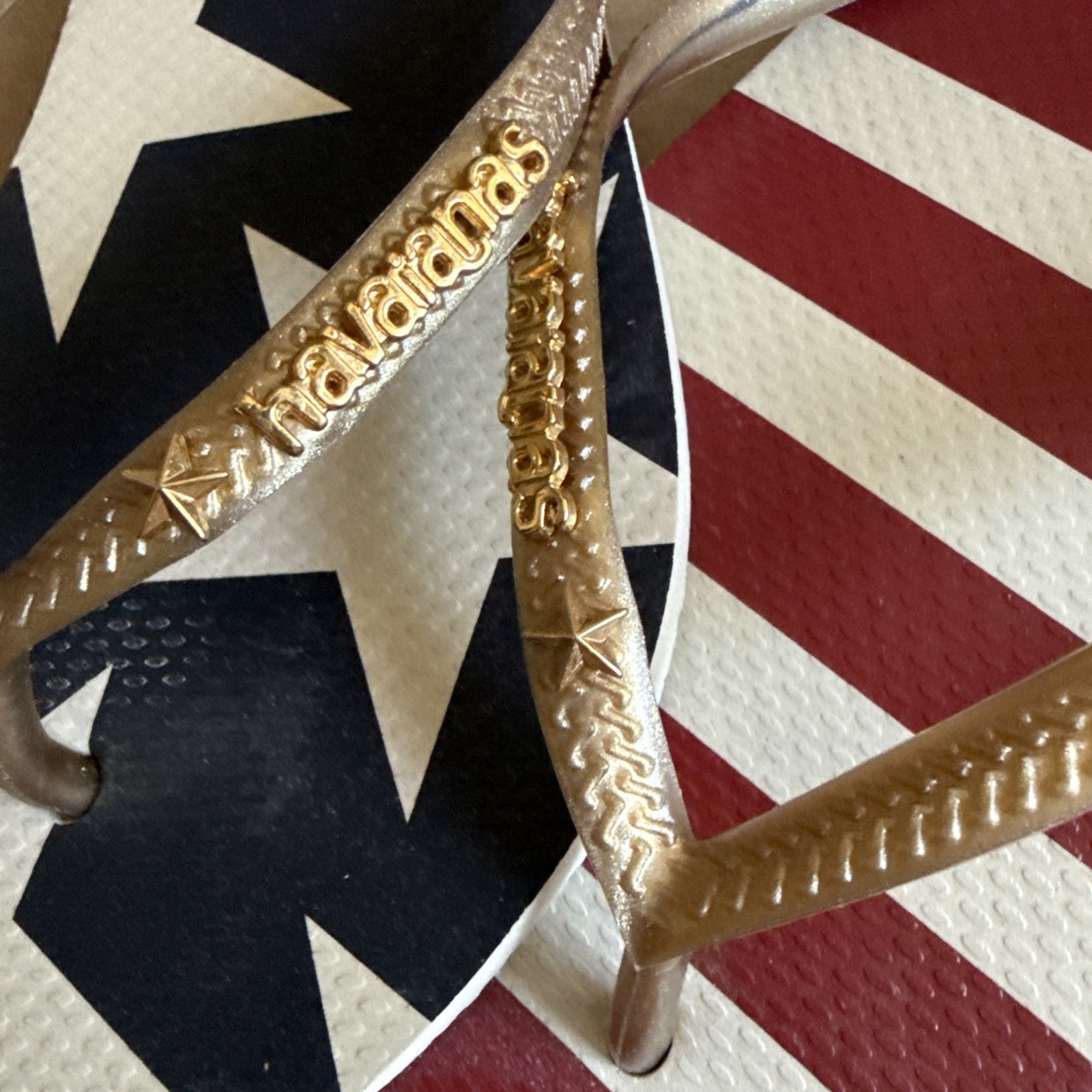 Havaianas Slim US Flag with Gold Straps and Metal Logo 39/40 Preowned Excellent