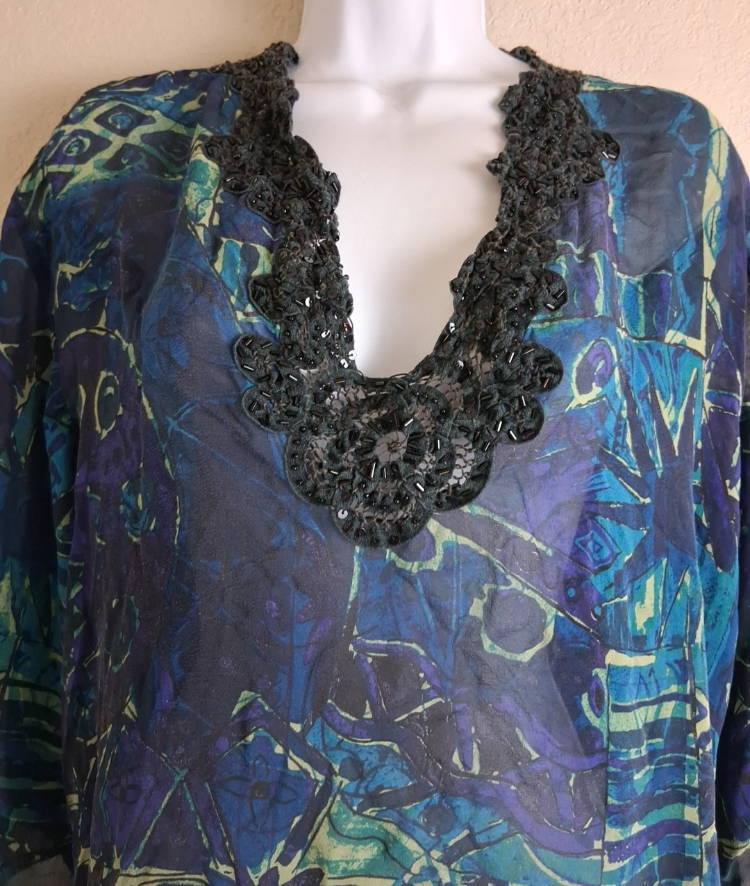 Chicos Women’s Crochet Beaded Rim Neck Blue semi Sheer Tunic Size 2