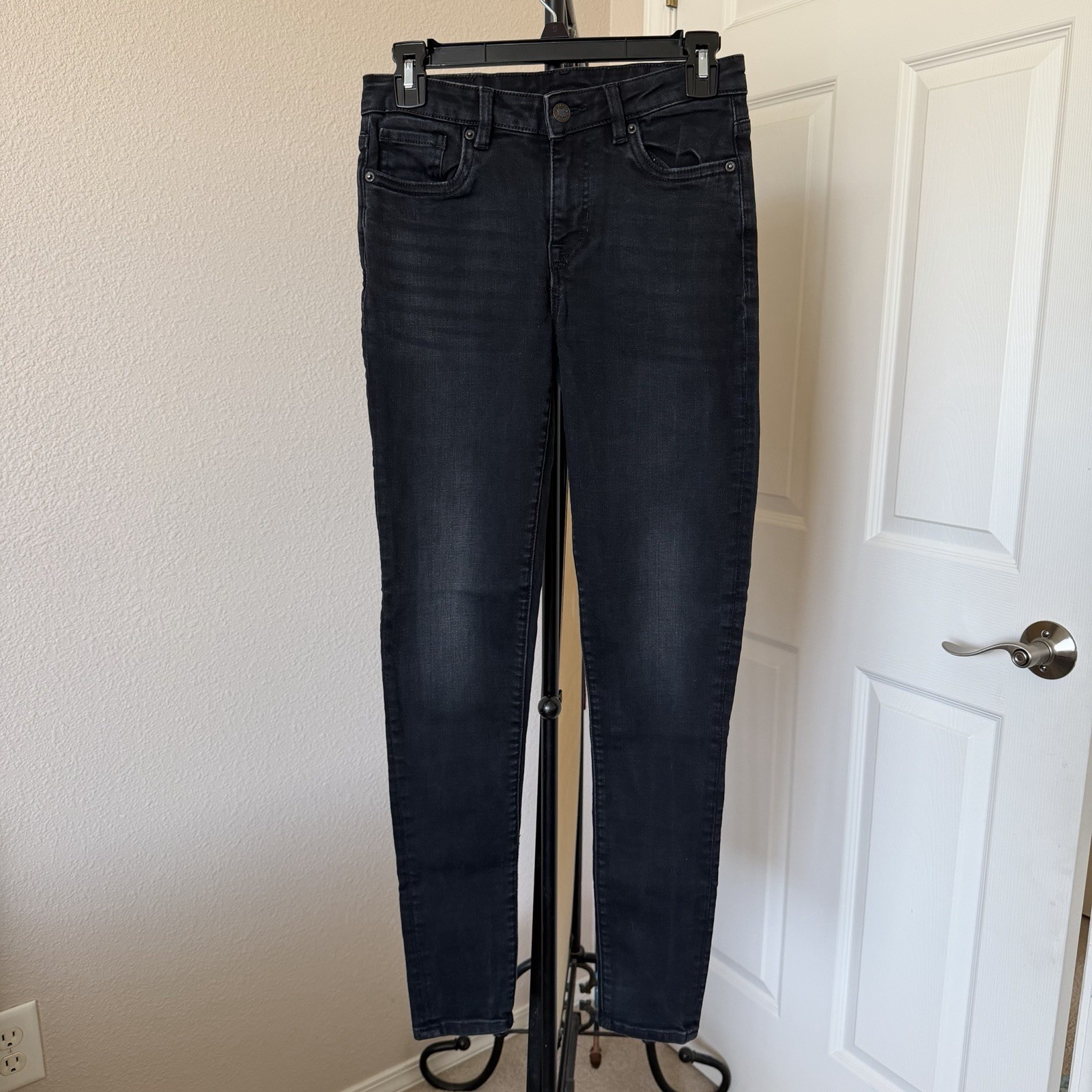 Buffalo David Bitton women’s size 26 black mid-rise skinny jeans grunge gothcore