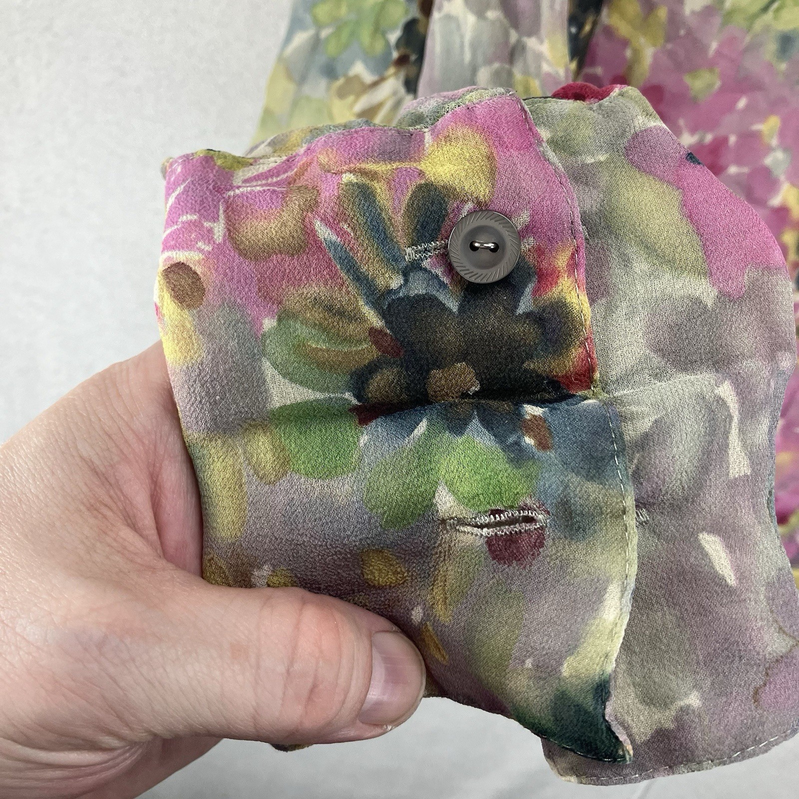 Women’s All Silk Blouse Sz 16 Multicolor Watercolor Floral Abstract Button Down