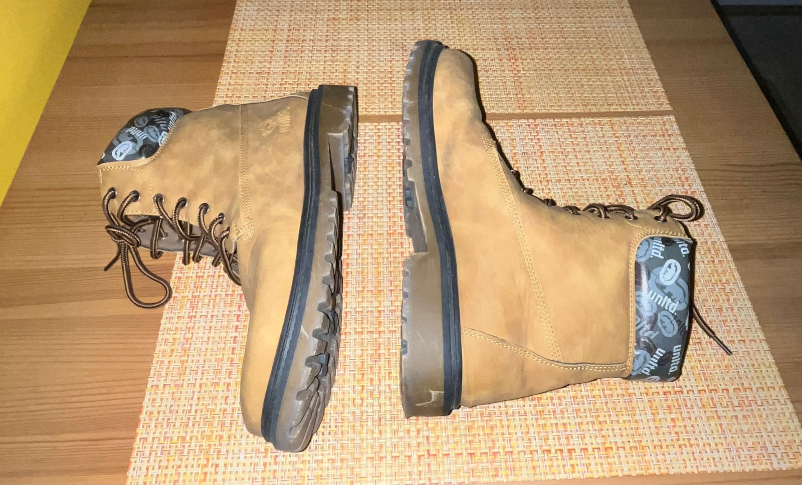Ecko UNLTD Sz 8.5 Men’s Beige Classic Boots Trent -07M