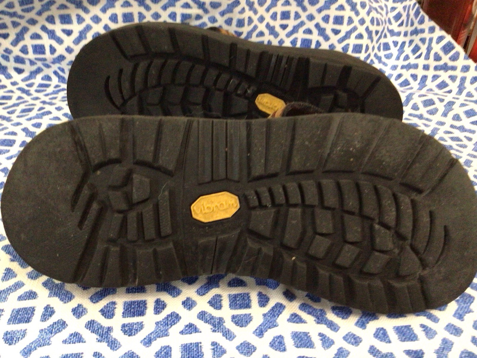 Chaco Toe Loop Women’s Sandals Stripe. 10.25” Sole=7 Or 7.5 Size No Tag +++nice