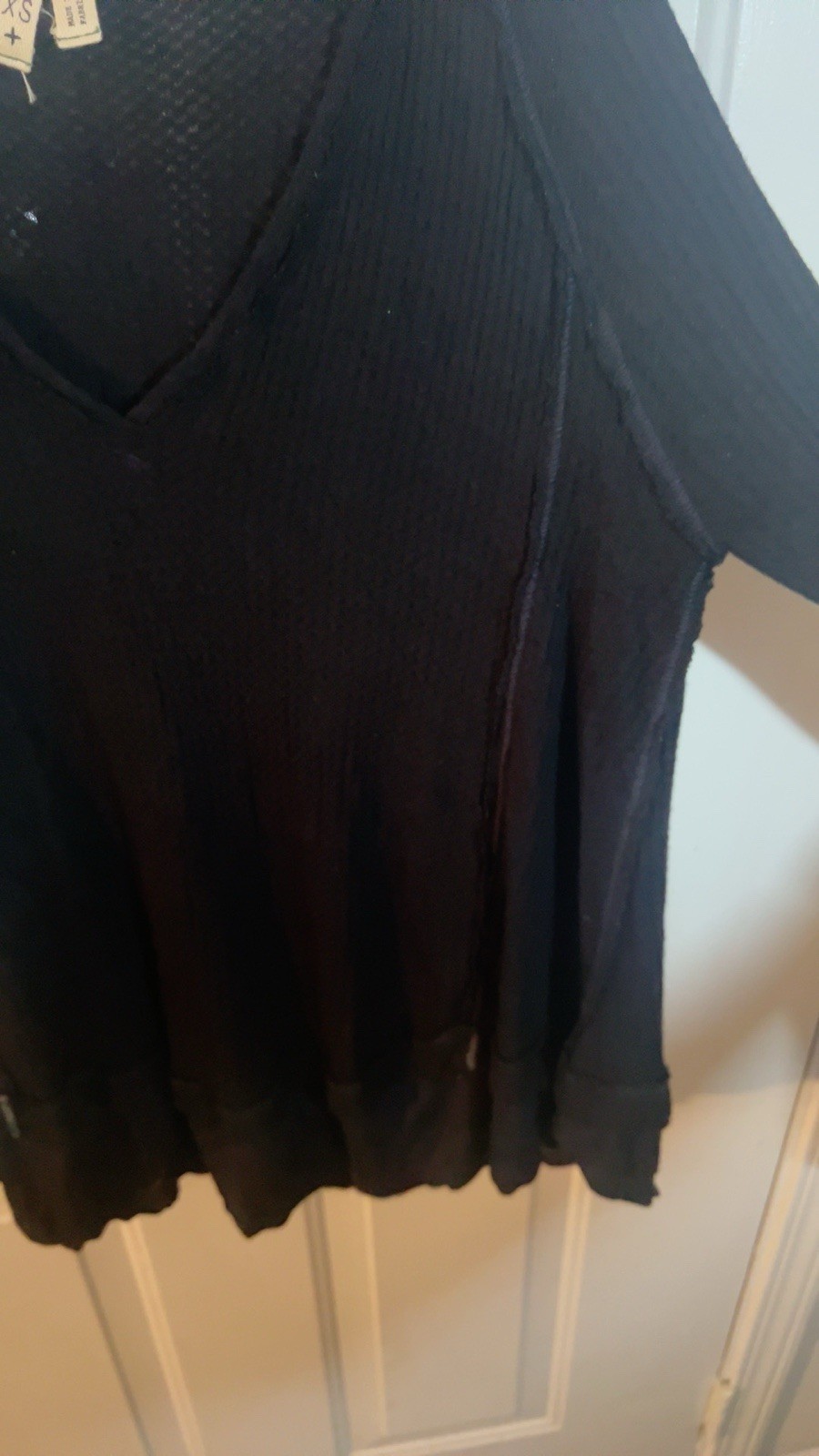 We The Free Women’s Black V-Neck Ruffle Knit Long Sleeve. XS Petite Tall