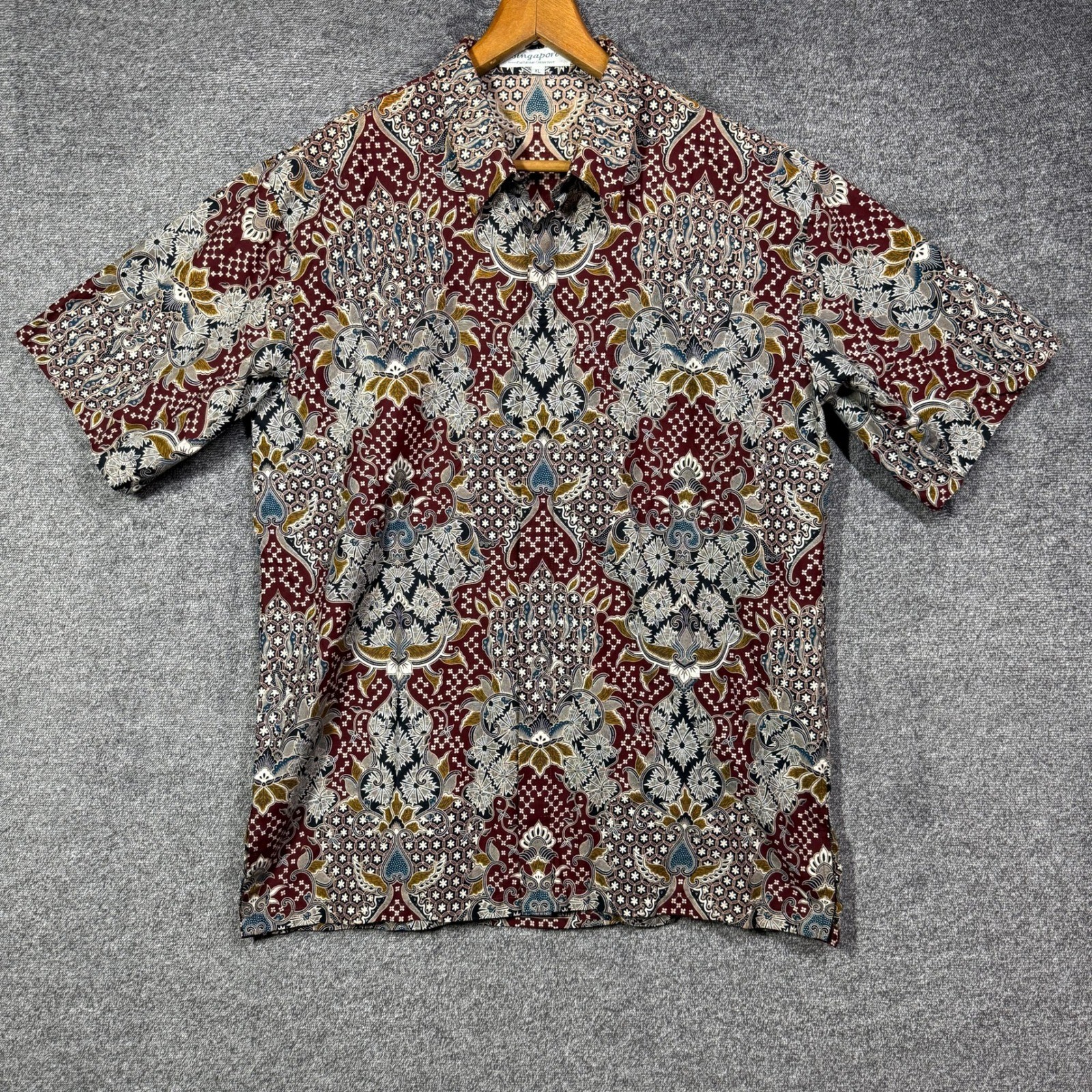 Singapore Exclusive Collection Shirt Mens XL Batik Short Sleeve Button Down