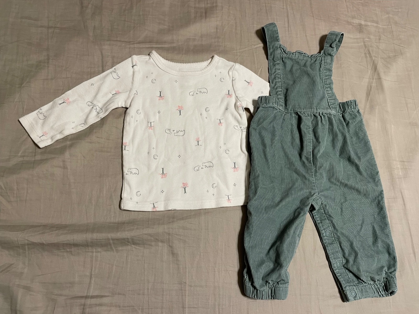 Baby Girl Clothes 6m, Carter’s, four outfits, 8 pieces, 2 jumpsuits