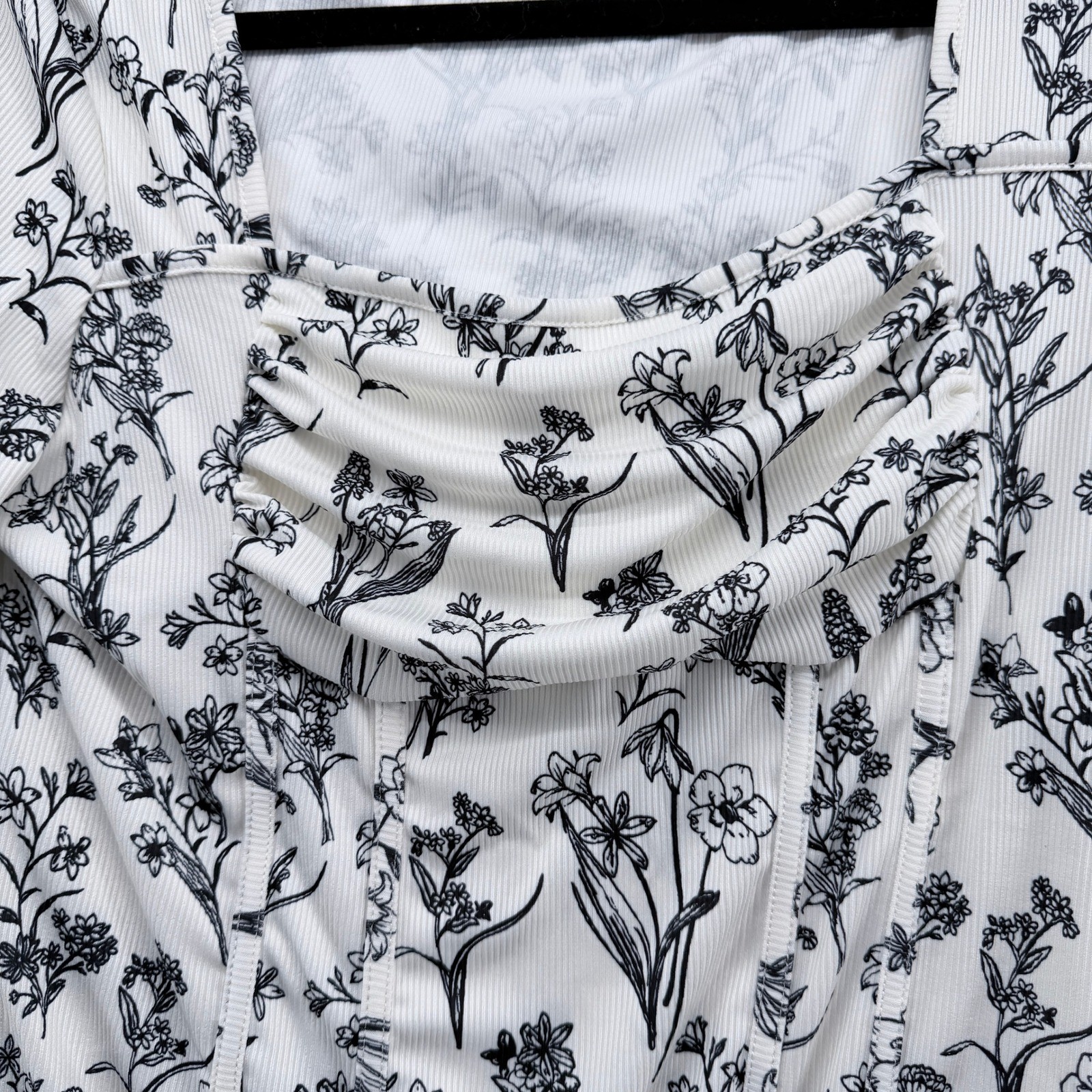 YOZY Floral Ribbed Long Sleeve Bodysuit White Black Ruched Square Neck XL NWT