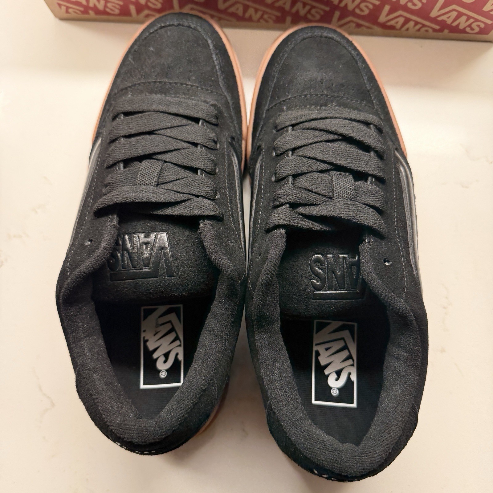 VANS Hylane Black/Gum Skateboarding Shoes Men’s US 8 Medium (D) 9.5 women