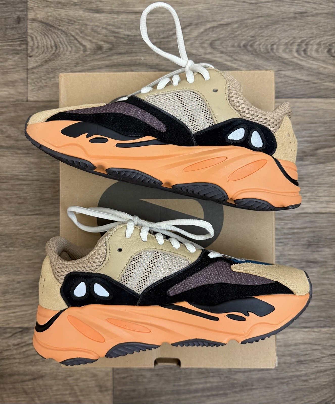 Adidas Yeezy Boost 700 Enflame Amber GW0297 Men’s Size 5 EUC With Box