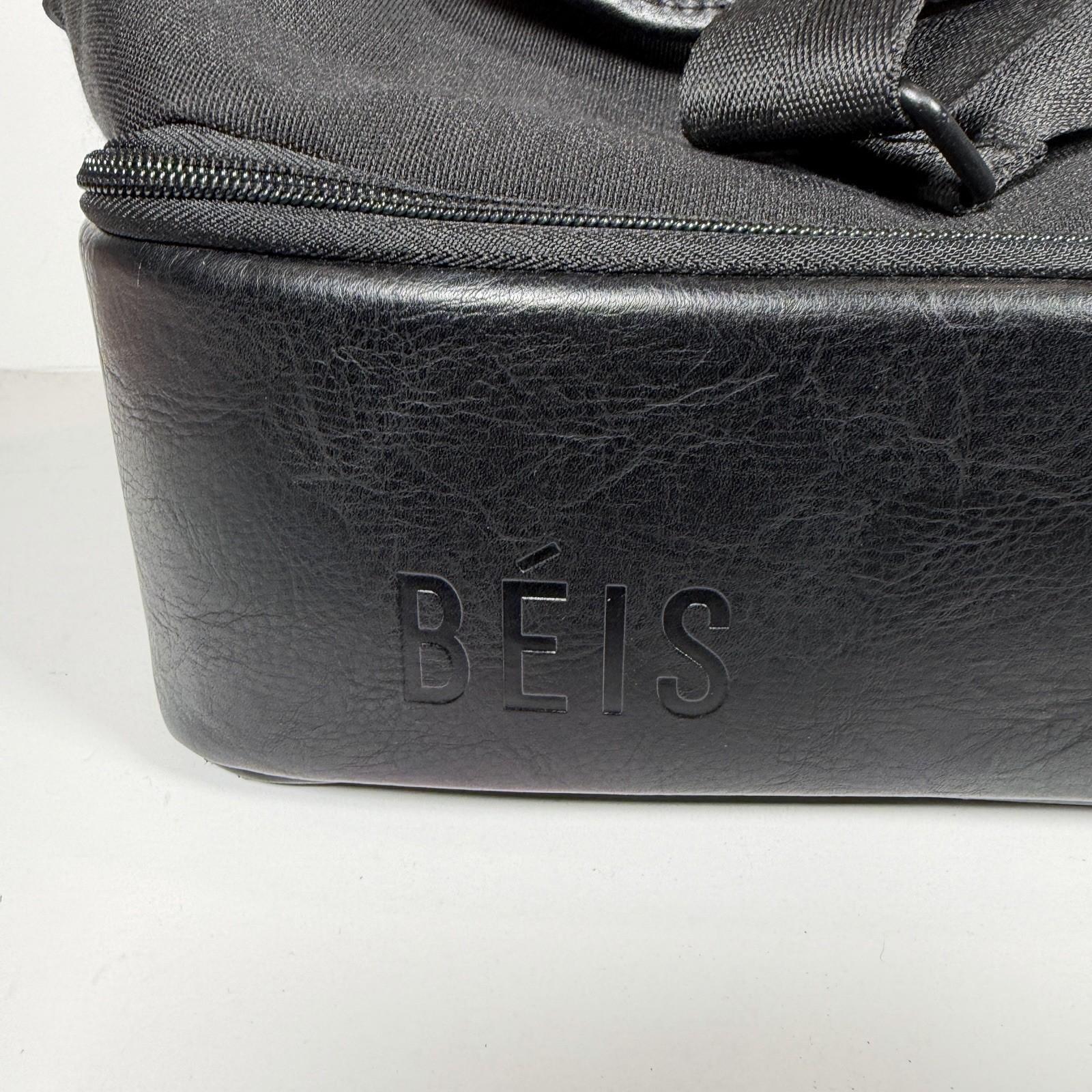 Beis Black Weekender Bag Lightweight Zip Closure Detachable Shoulder Strap Women