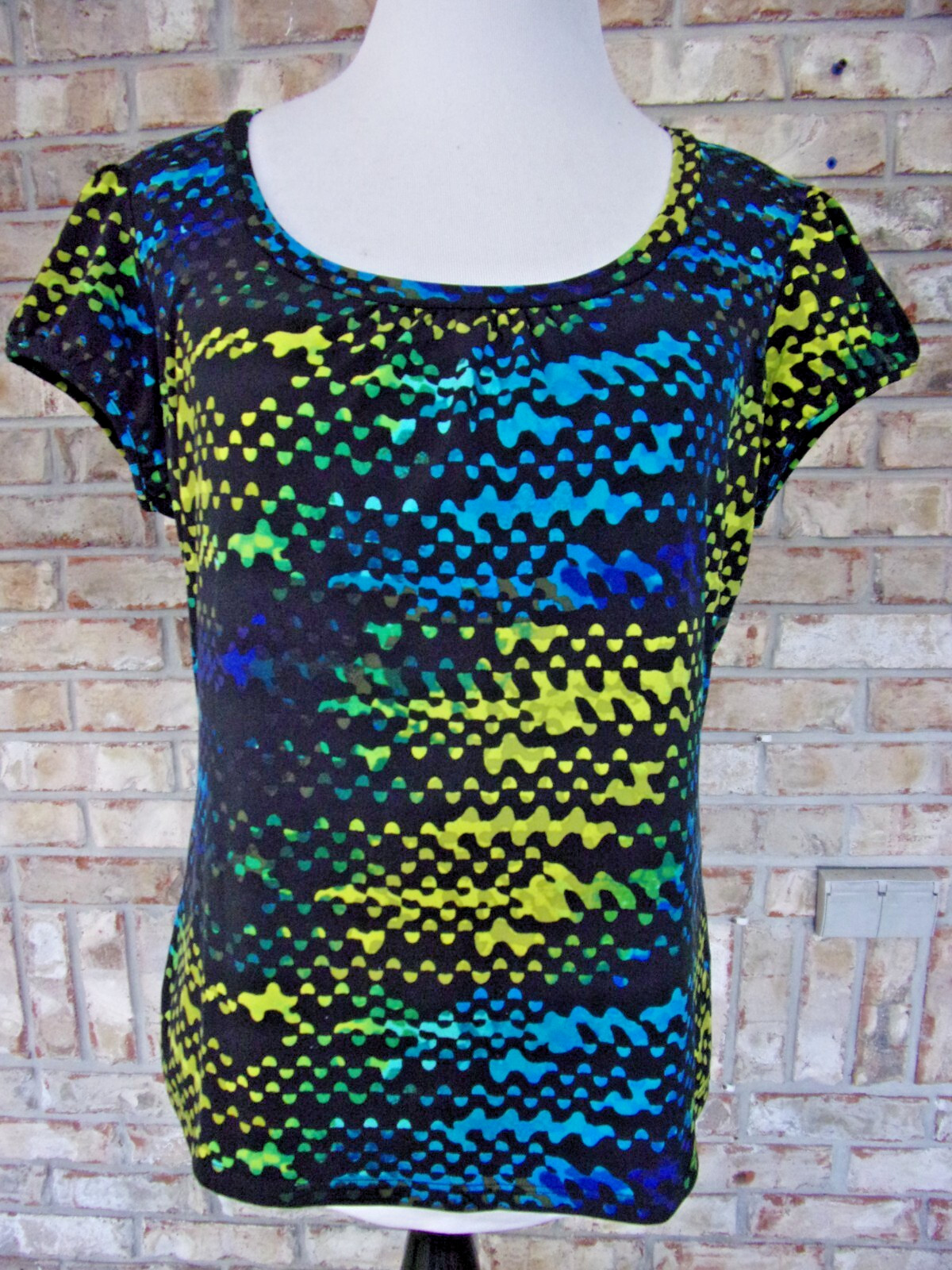 WORTHING TON SZ L COLORFUL POLY SPANDEX CASUALCAP SLEEVE EVERYDAY TOP
