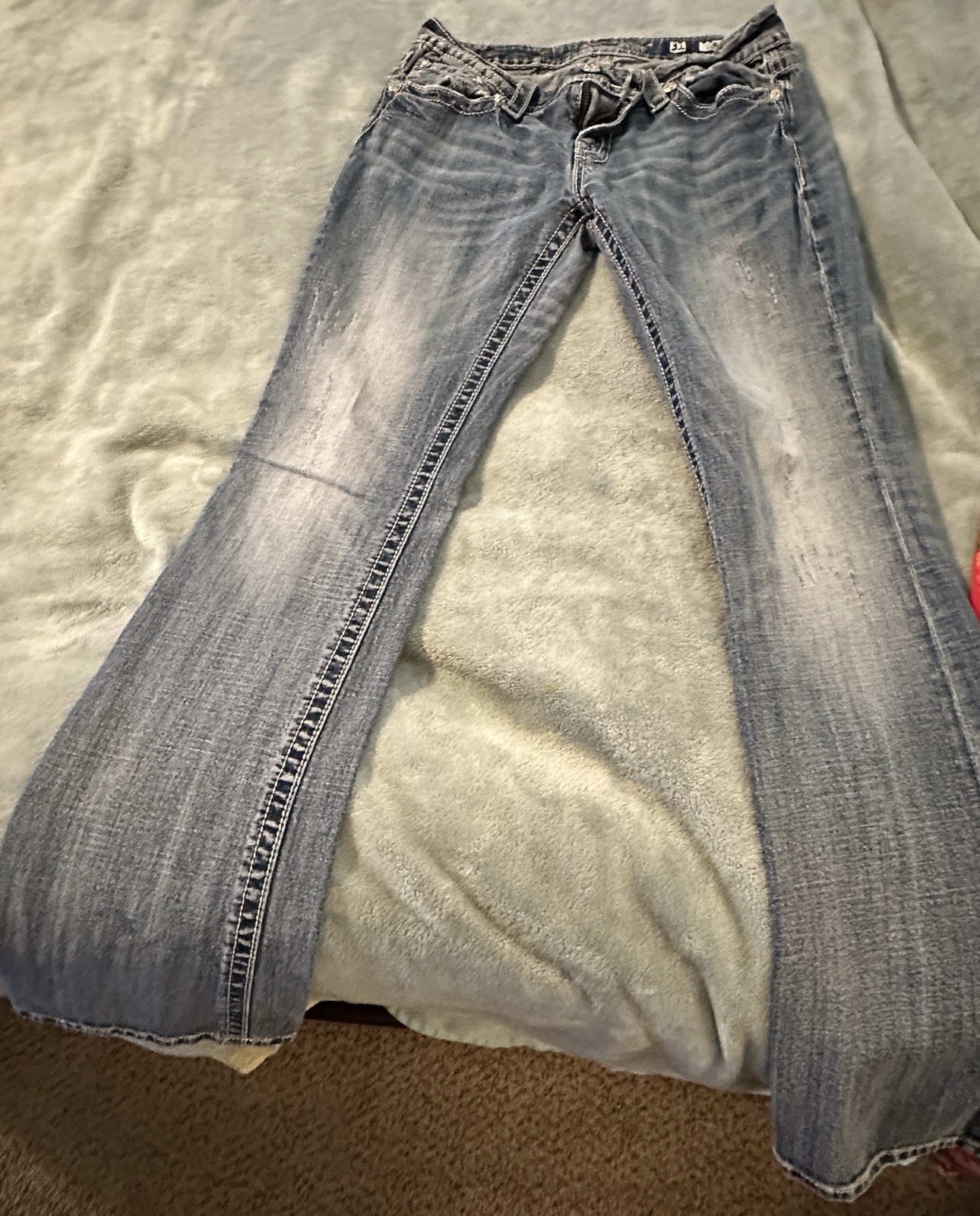 MISS ME Boot Cut Stretch Low Rise Med-Wash Embroidered Bling Womens Sz 31 Jeans