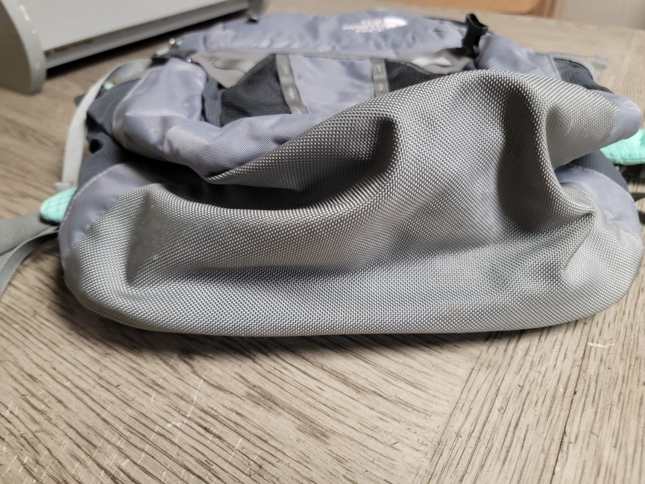 The North Face Recon Backpack School Work Hiking Padded Gray And Teal