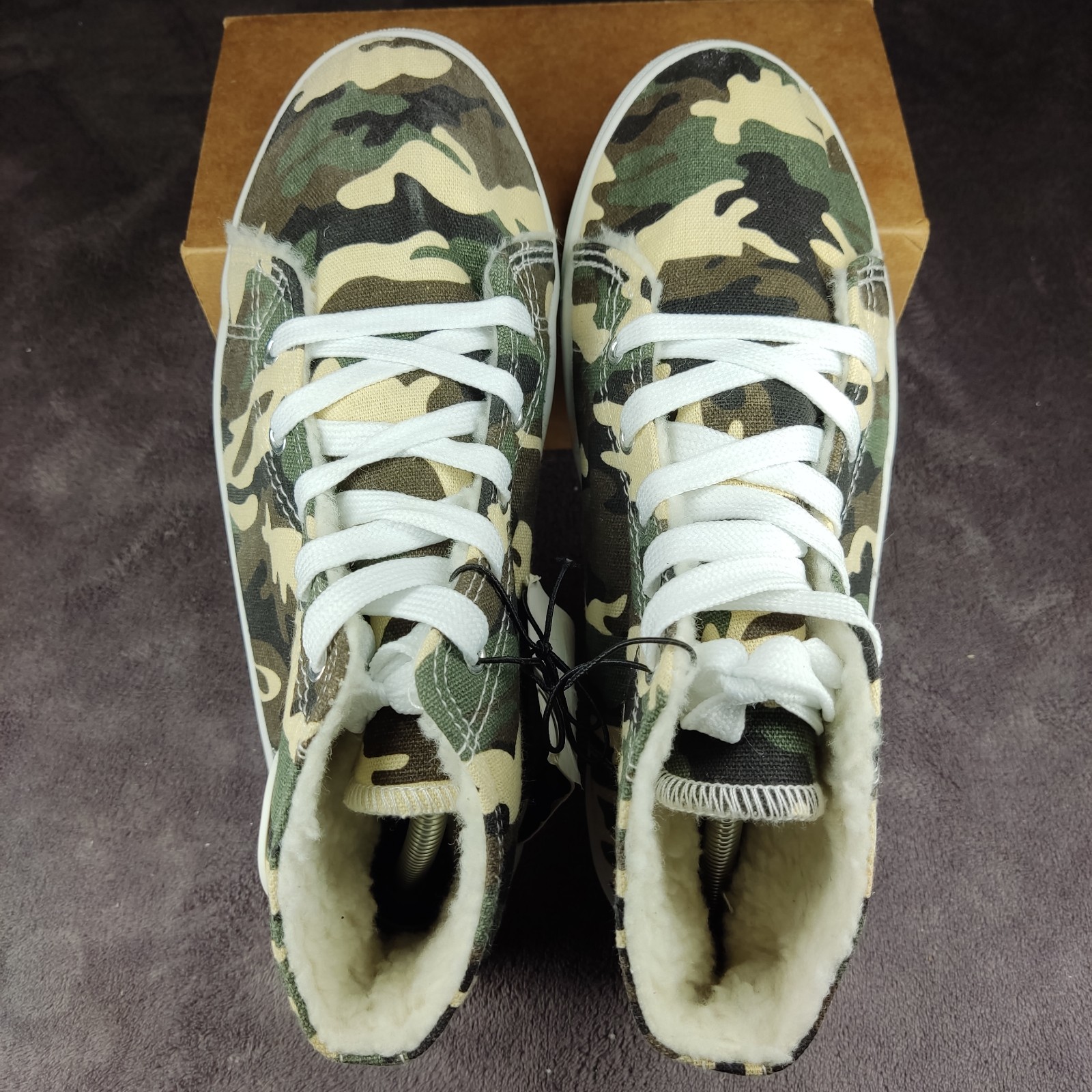 Beverly Hills Polo Club High Tops Womans Size 7 Camouflage And Sharpa Lined