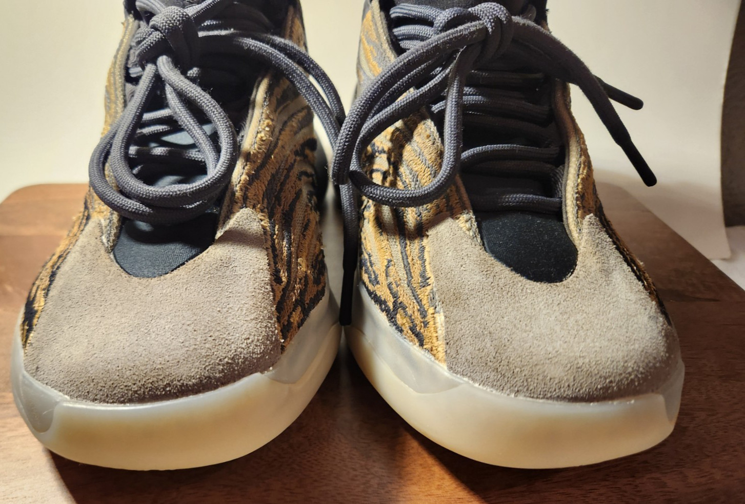 Adidas Yeezy Quantum Amber Tint Boost Basketball Sneakers Size 7.5 Men’s READ
