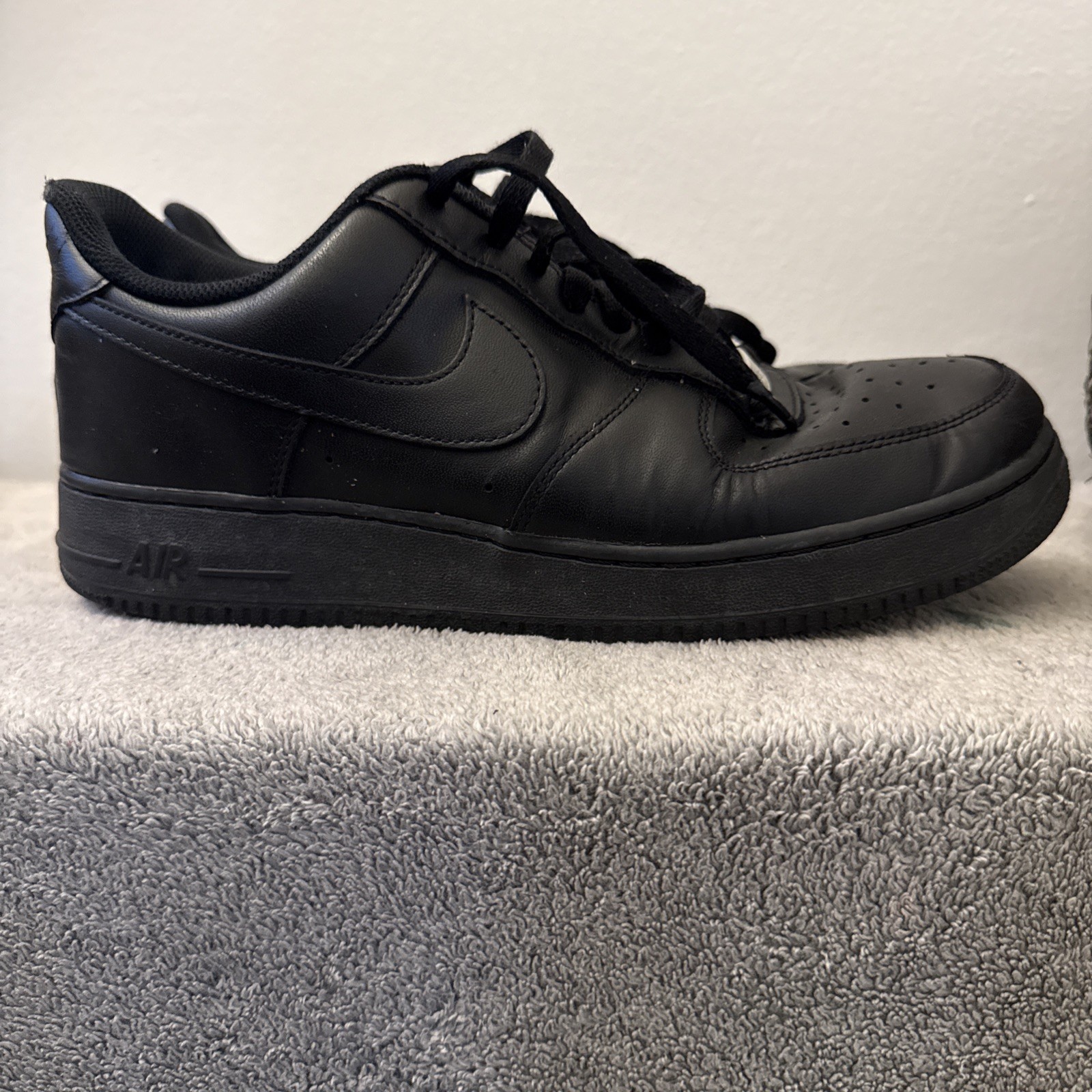 Nike Air Force 1 ’07 ‘Triple Black’ Retro Men’s Size 10.5 (CW2288-001) – EUC