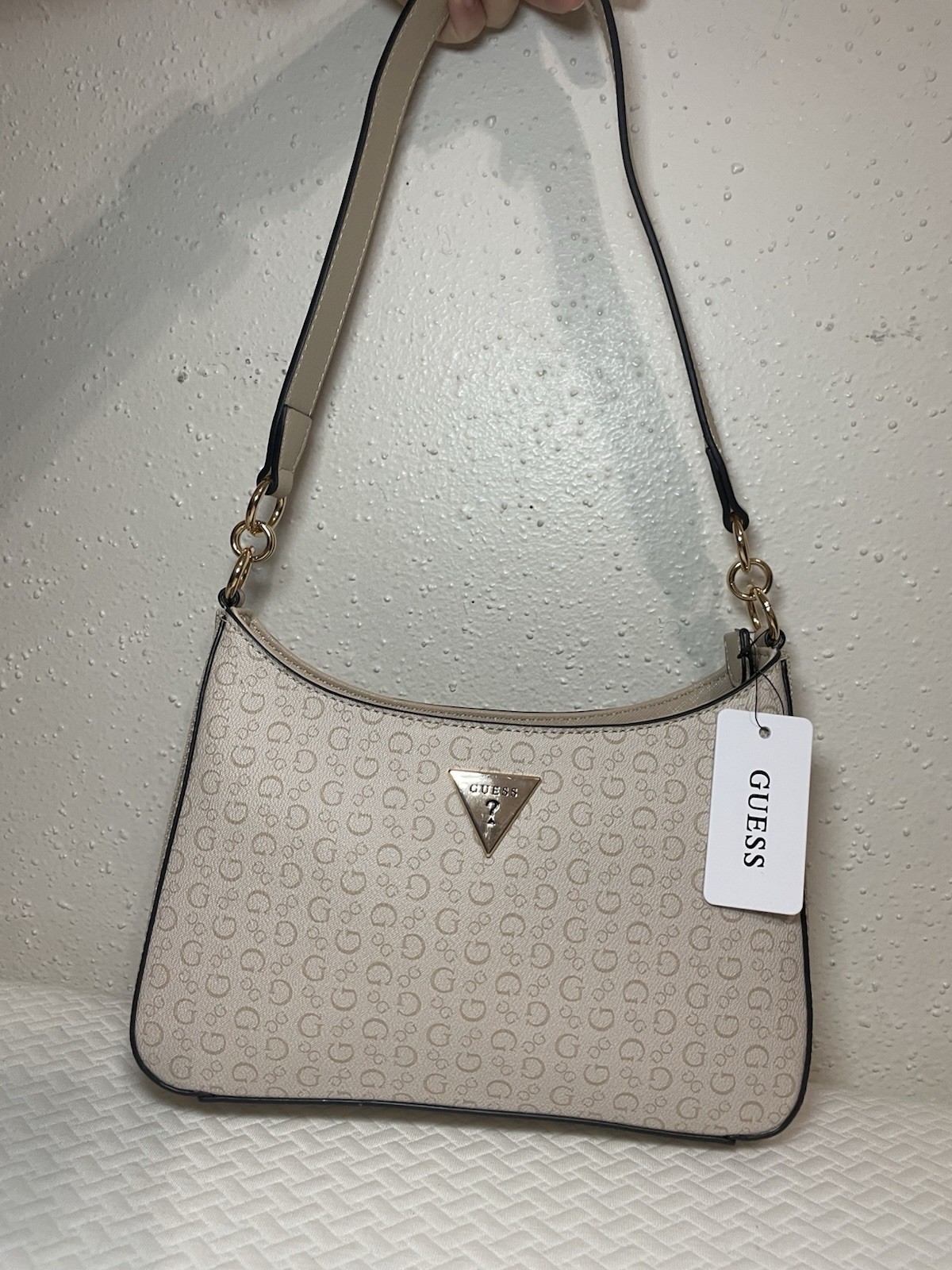 GUESS Beige Small Shoulder Bag Logo Pattern Gold Hardware Zip Top Lined Pockets