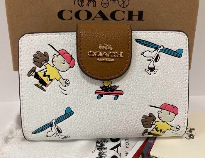 Coach Peanuts Snoopy Charlie Brown Bi-fold Wallet White Outlet C4899 Japan New
