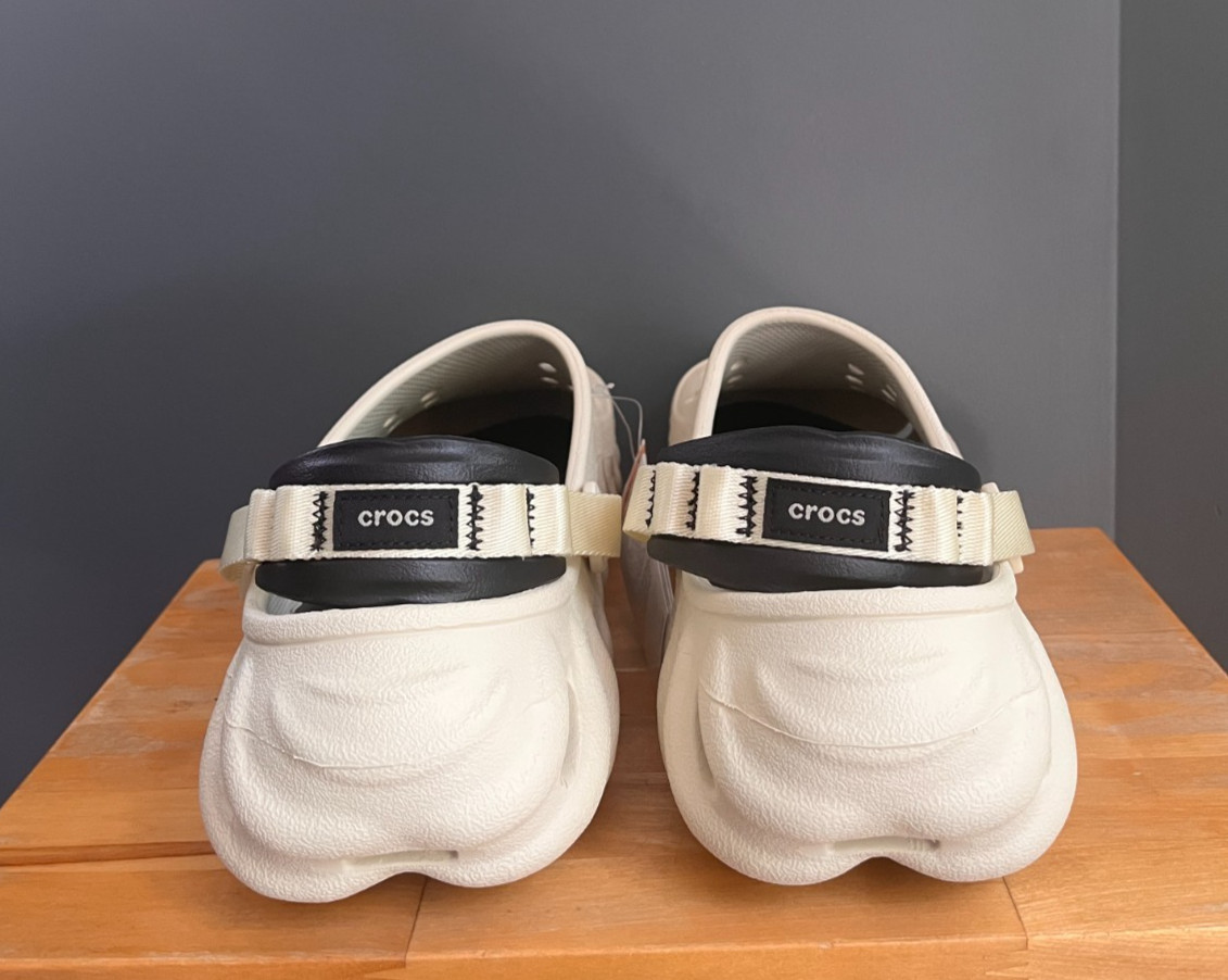 Crocs Bone (Off-White) / Black Echo Clogs US Men 9, 11 NWT
