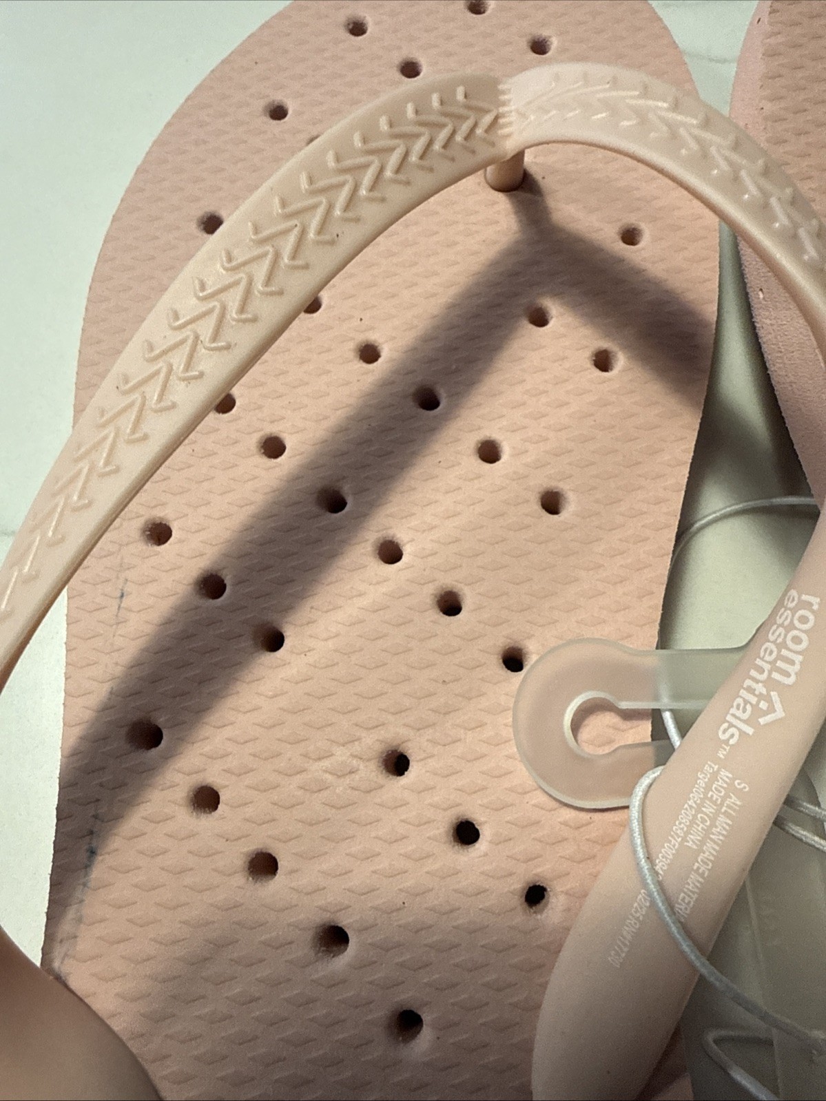 Room Essentials Shower Shoes Pink Size Small