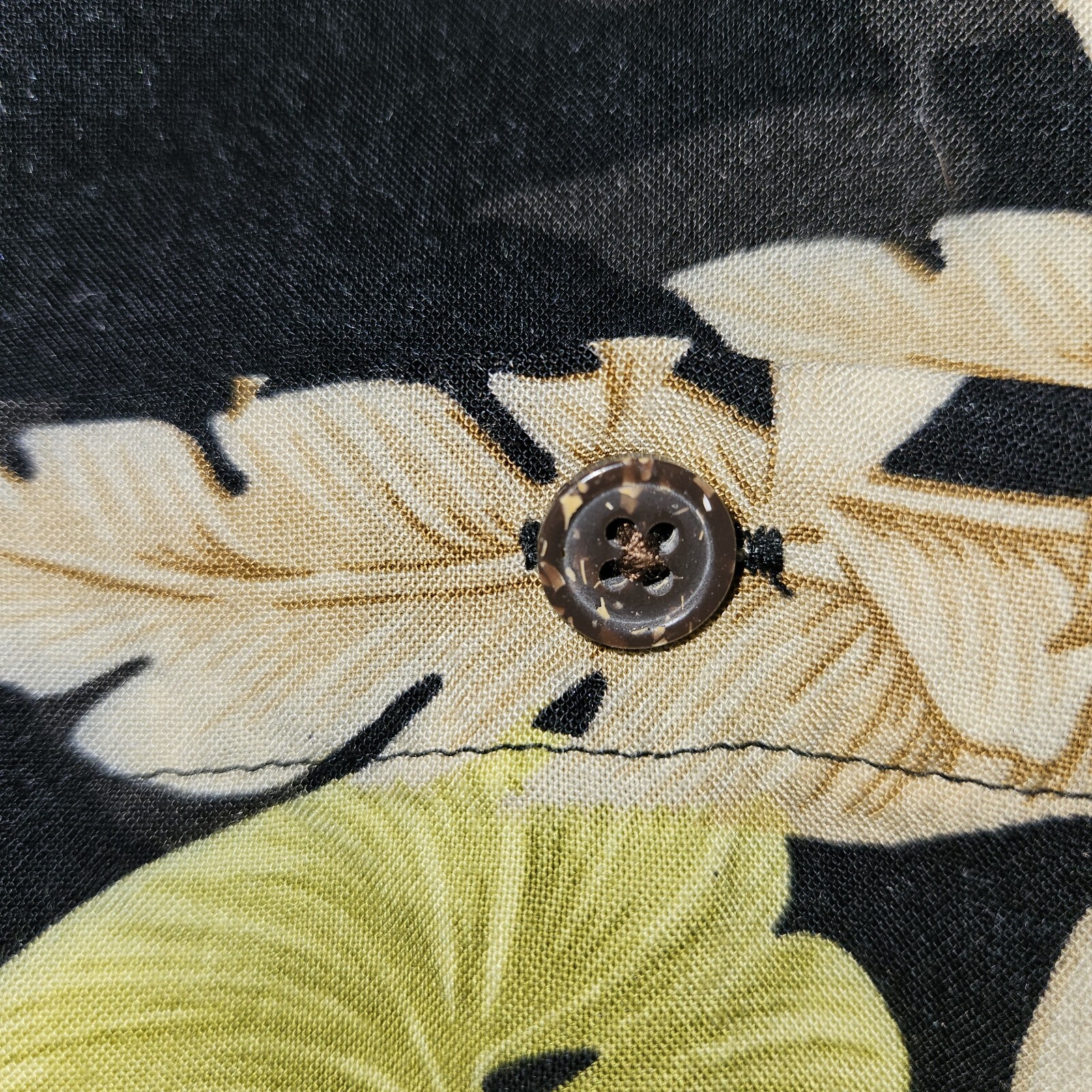 Falls Creek Black Floral Rayon Hawaiian Shirt Medium M Mens Short Sleeve Camp
