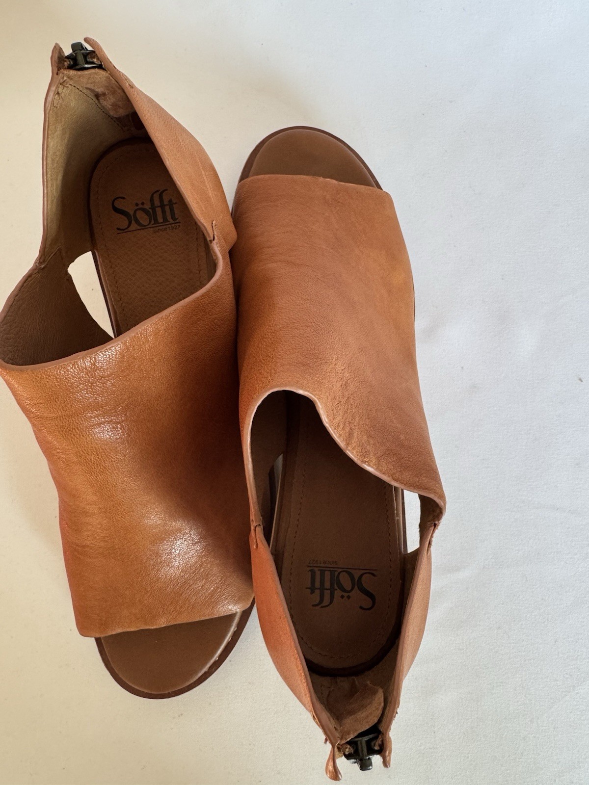 Sofft Women’s Brown Leather Strappy Open Toe Sandals Back Zip Solid