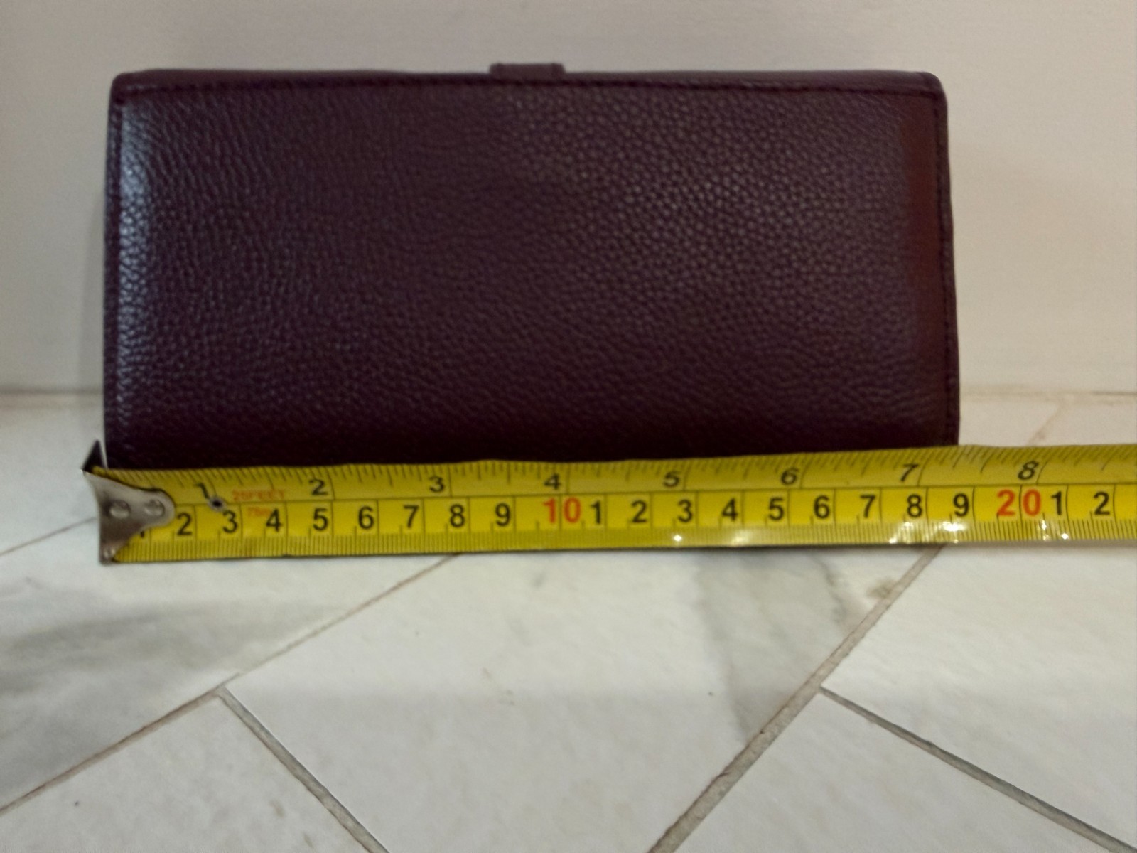 NWT COLE HAAN Collection “Black Garnet” Leather Wallet On A Chain Crossbody Bag