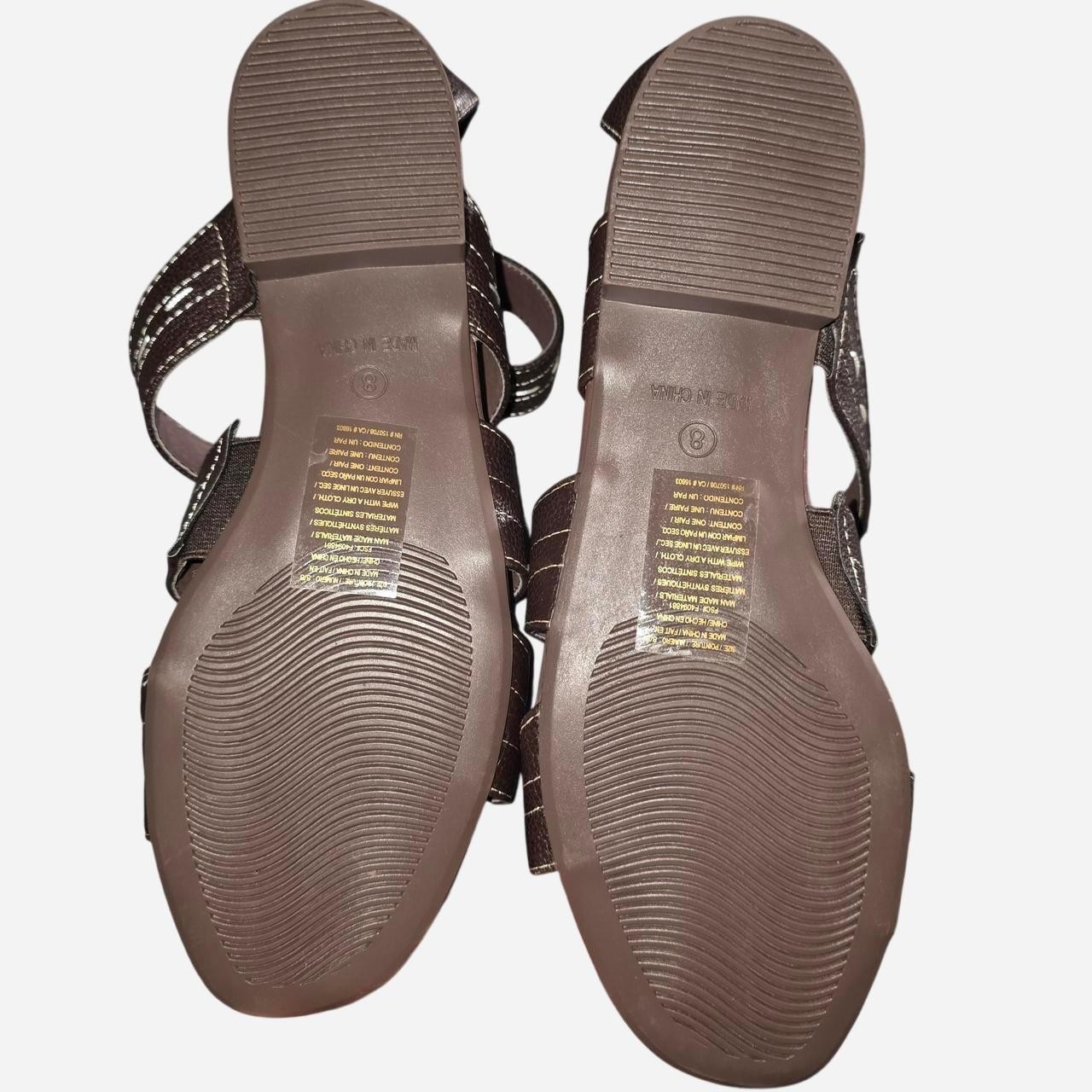 Avon Brown Cushioned Strappy Sandals Hook & Loop Closure Women’s US 8