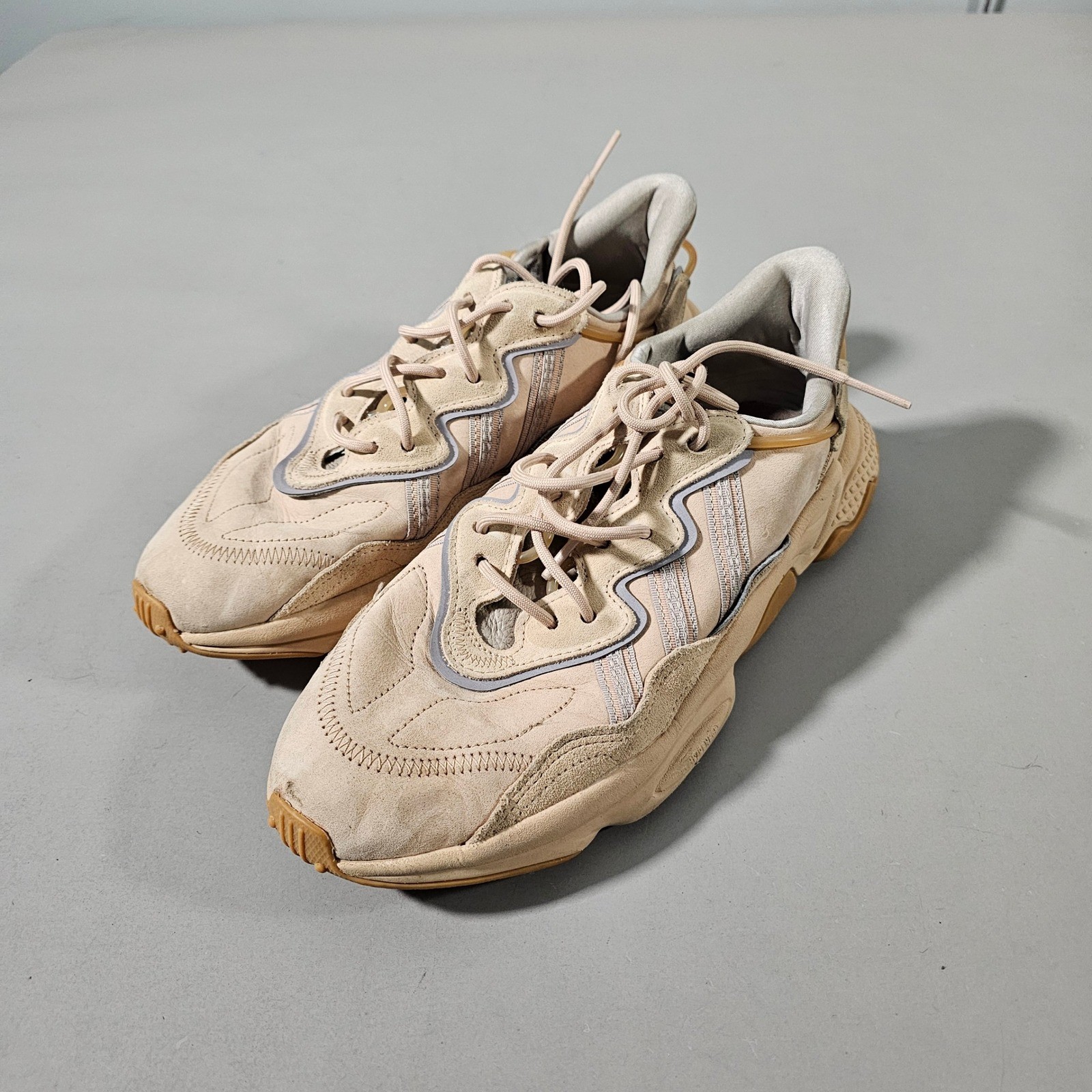 Adidas Ozweego Mens 9.5 Pale Nude Ash Silver EE6462 Retro Chunky Sneakers
