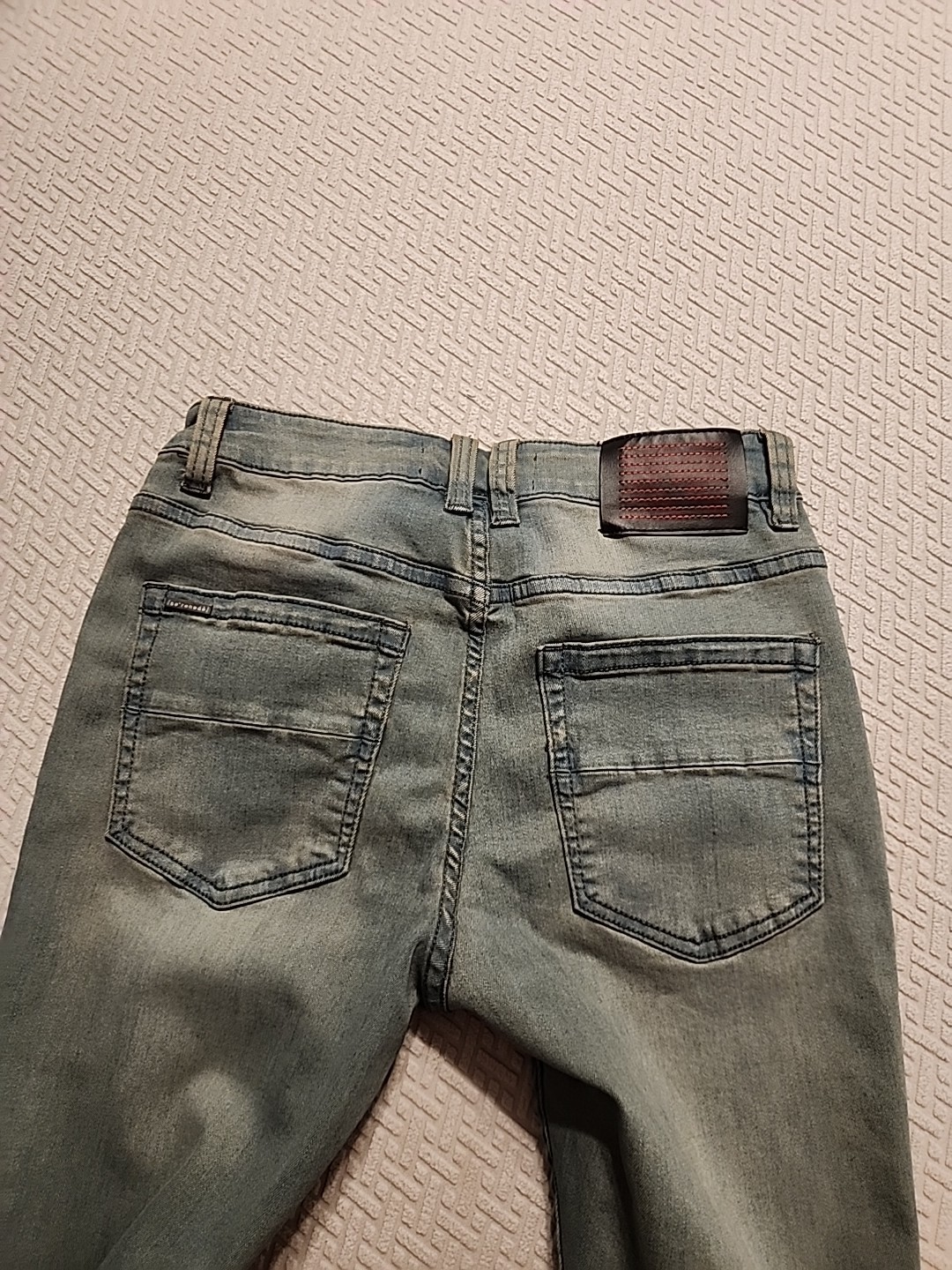 NEW Serenede Men’s “Aged Blue ” jeans size 30×32 NWT streetware slim jeans