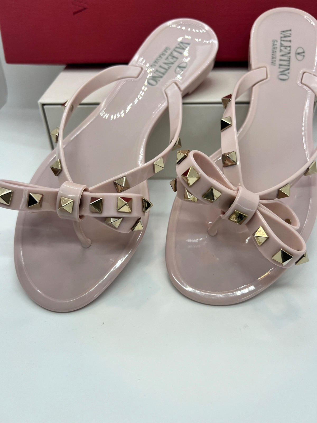 $570+ Valentino Garavani Rockstud Thong Jelly Flip Flop Sandals Rose Water Sz 37
