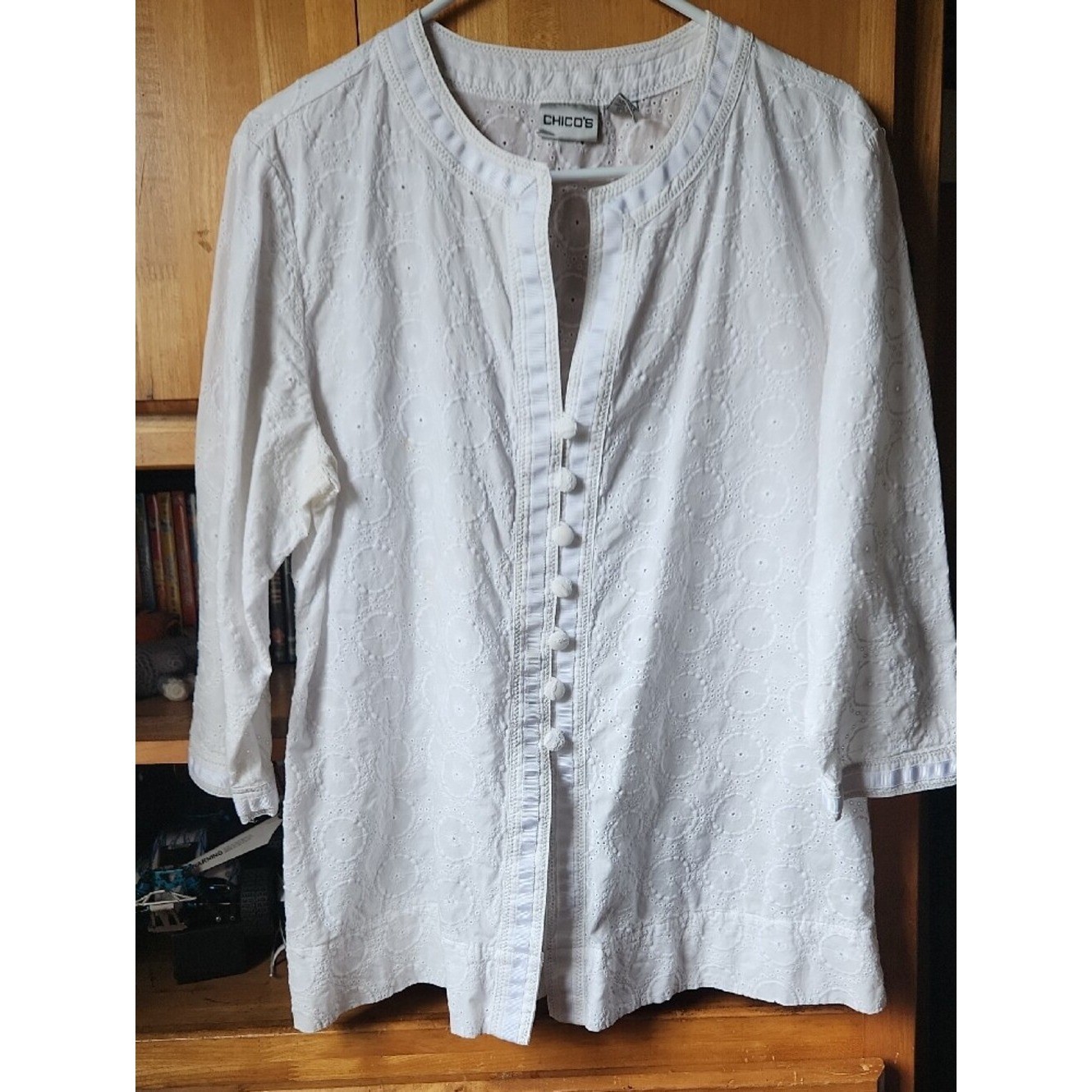 Chico’s White 100% Cotton Embroidered V-Notch Button-Front Shirt, Sz 3.