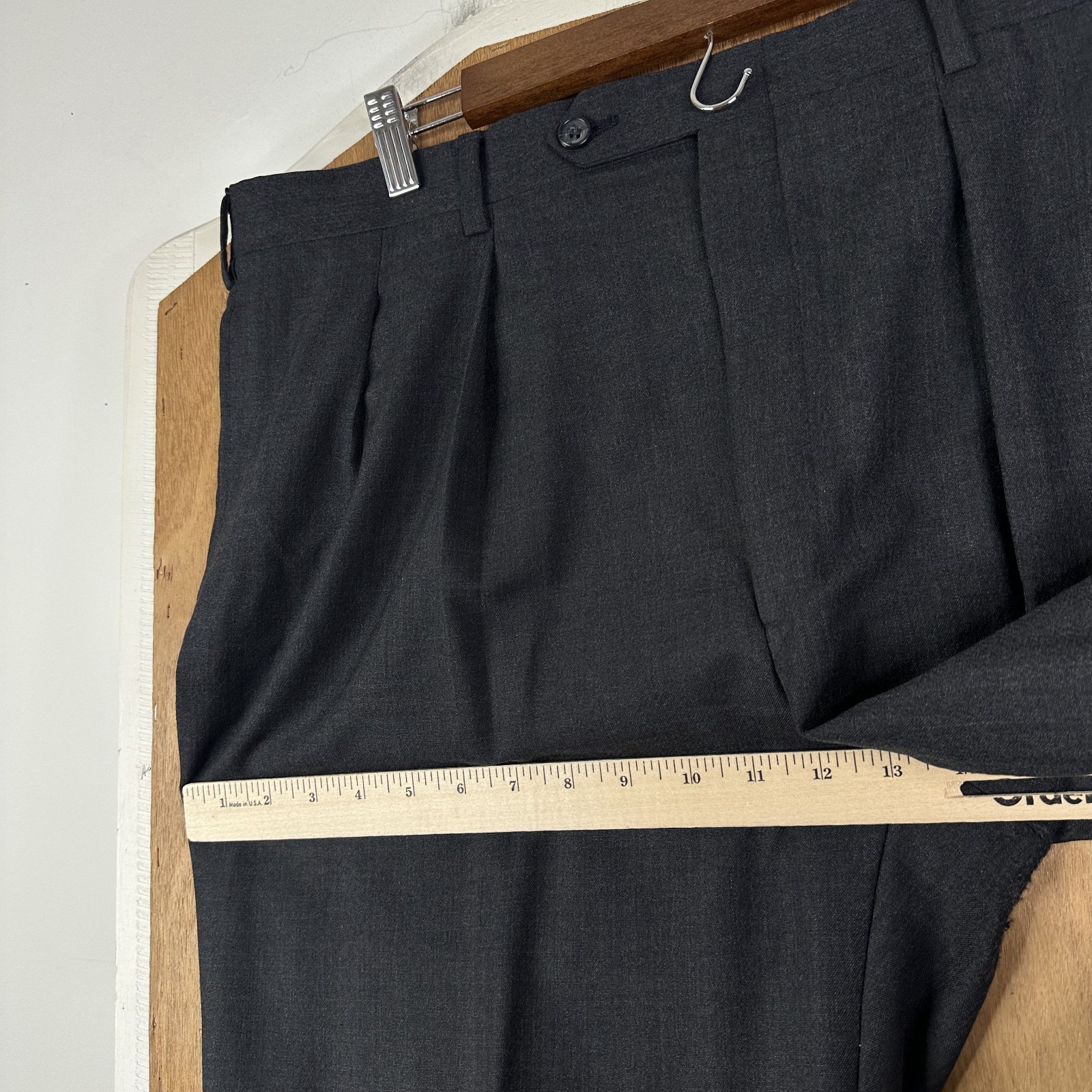 Jos A Bank Suit 44R Gray 2 Button Wool Pants 38×28 Pleated Front Canvased