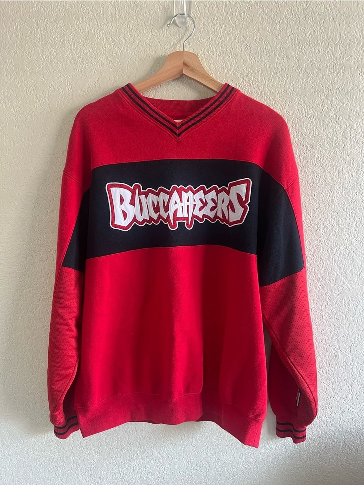 Vintage 2000s Tampa Bay Buccaneers NFL Sweatshirt Colorblock Size Large Football