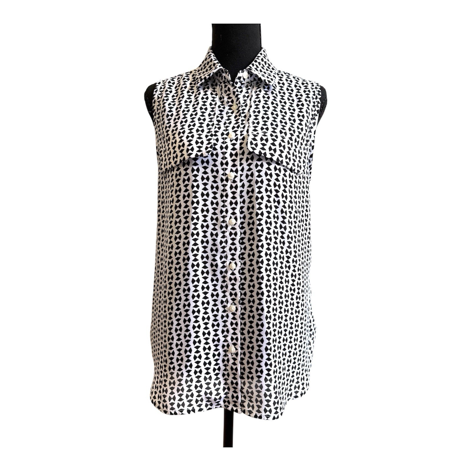 Worthing White And Black sleeveless collared button up blouse Size S