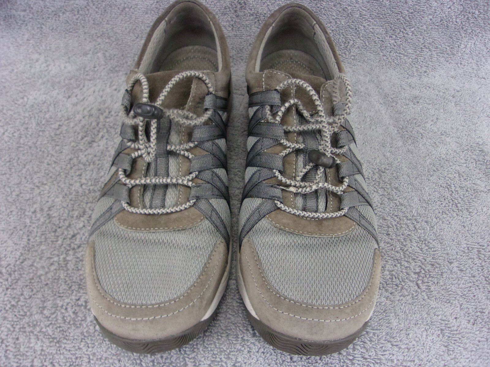 Dansko women’s tan and gray suede synthetic mesh bungee running sneakers US9.5