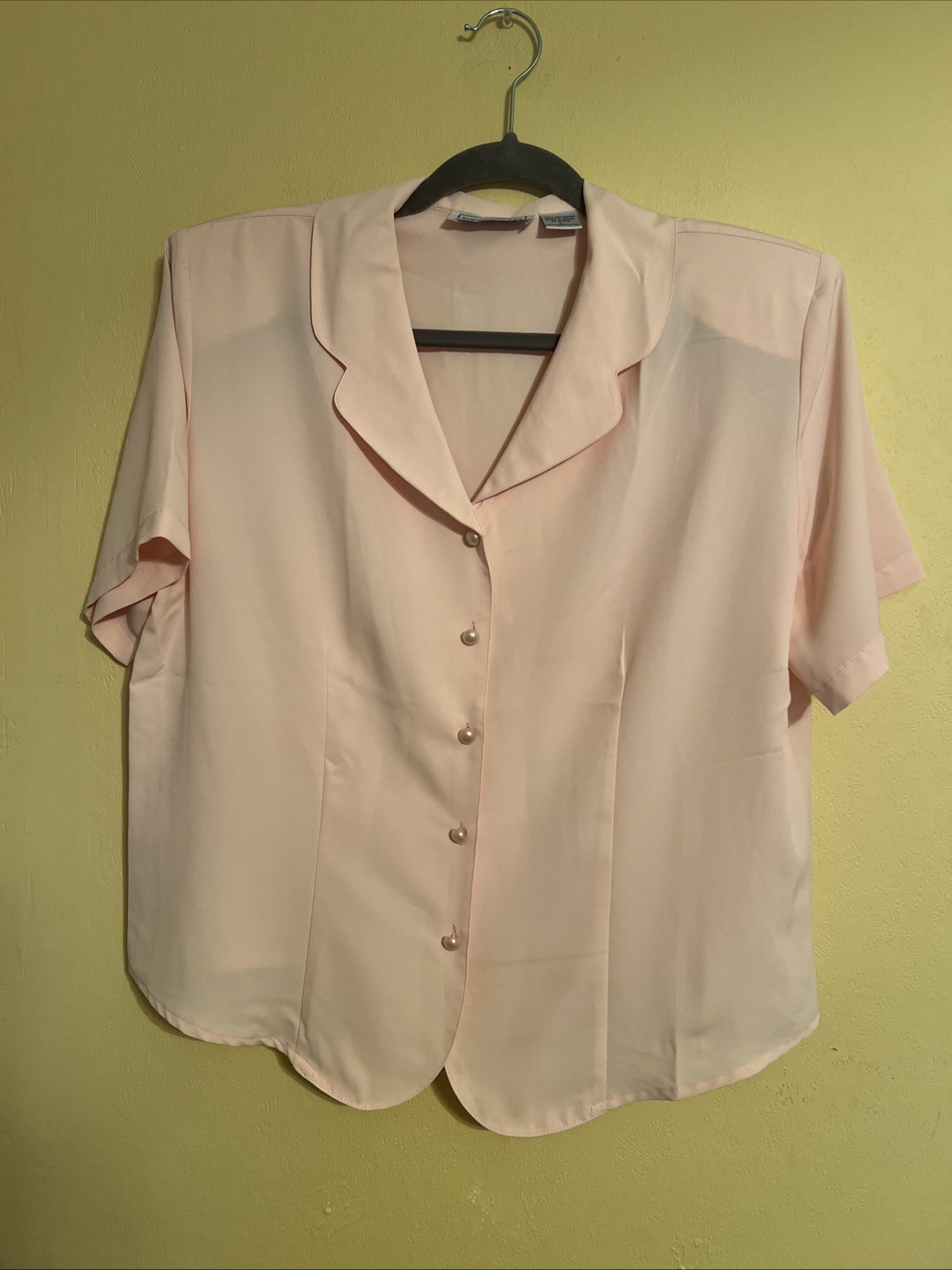 Impressions Peach Blouse Short Sleeve Pearl Buttons Shoulder Pads