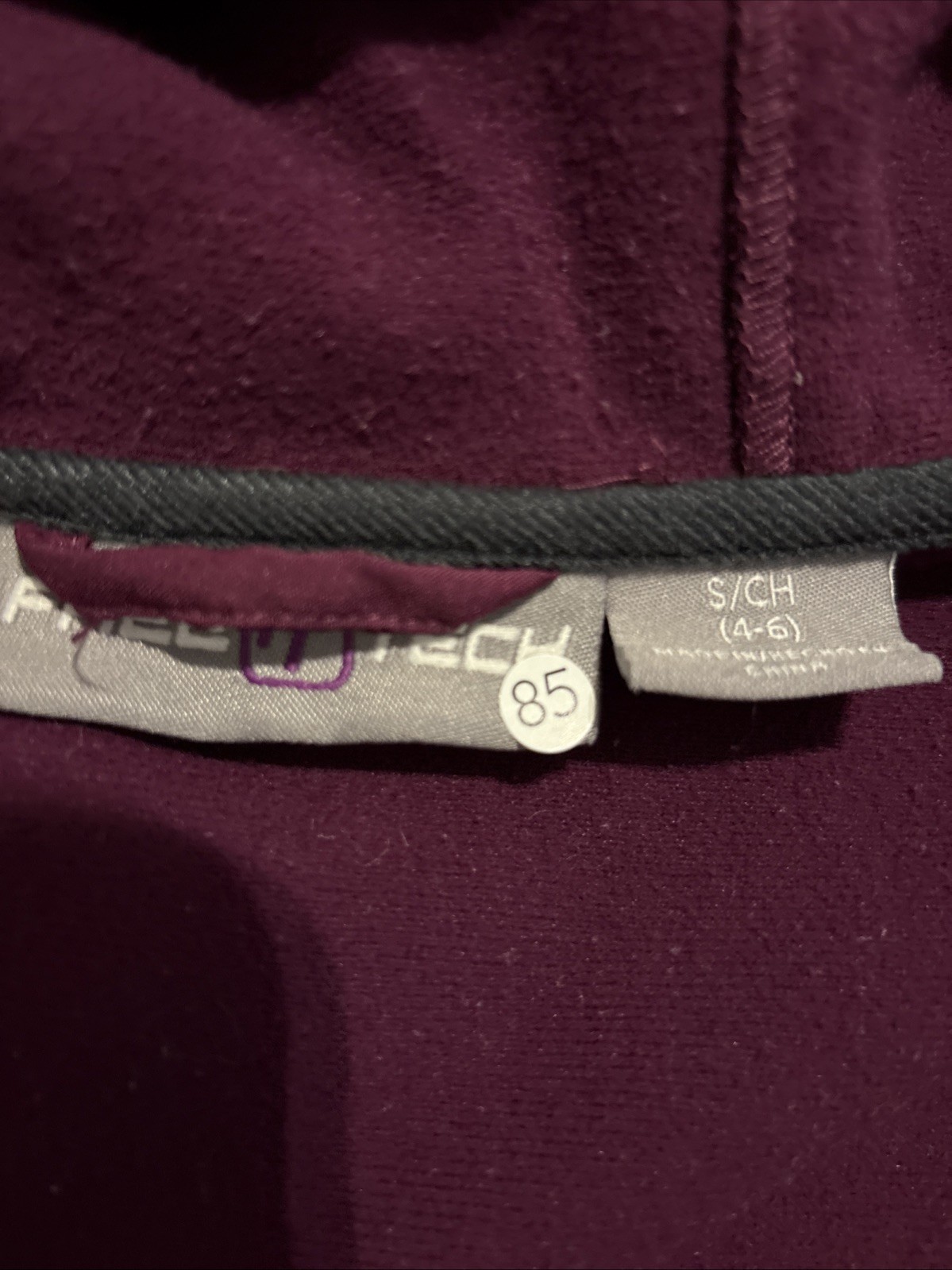Women’s Size Small 4-6 Freetech Water Resistant Jacket – Item 2085
