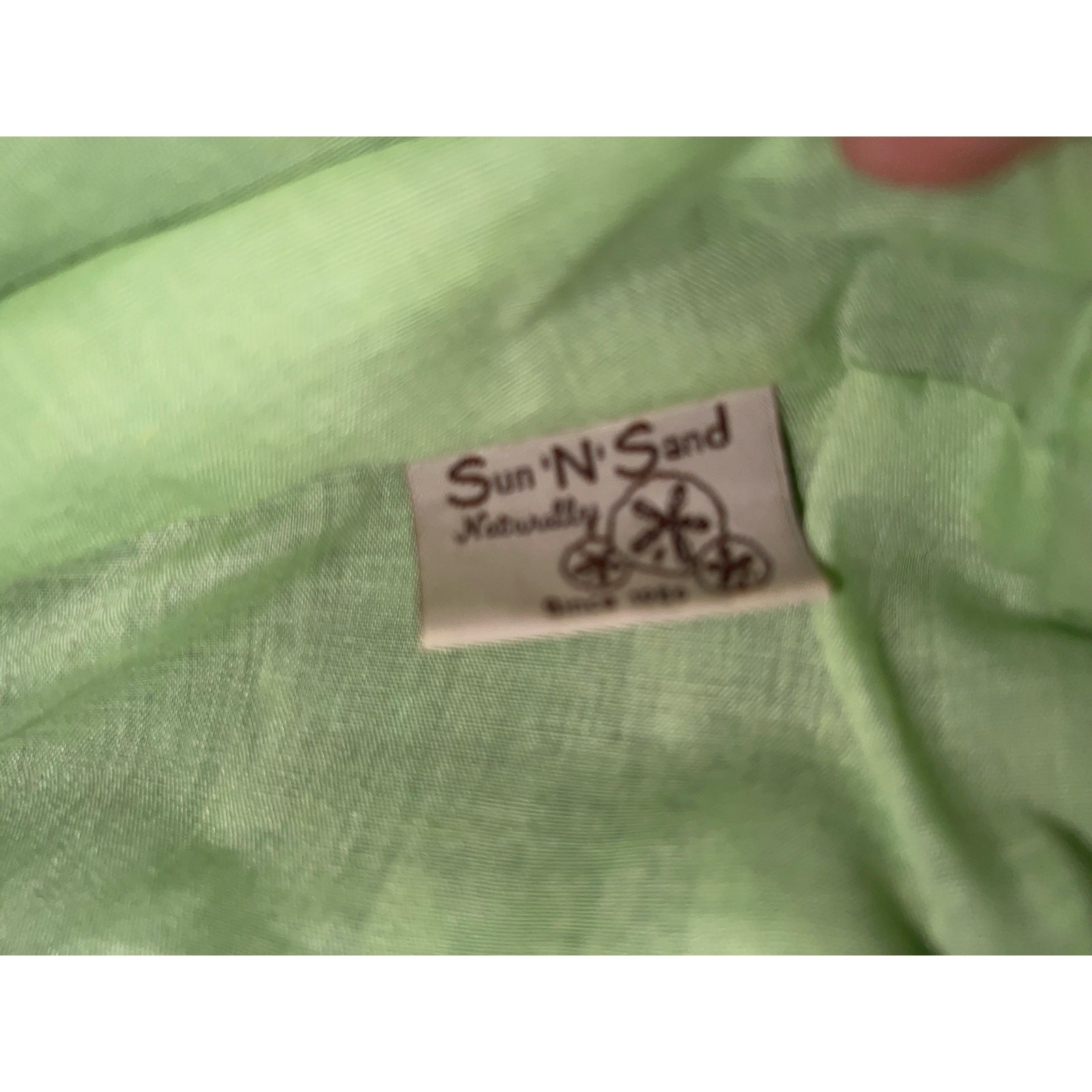 SUN ‘N’ SAND |Thick Woven Green Straw Tote One Wooden Button Circular Handles
