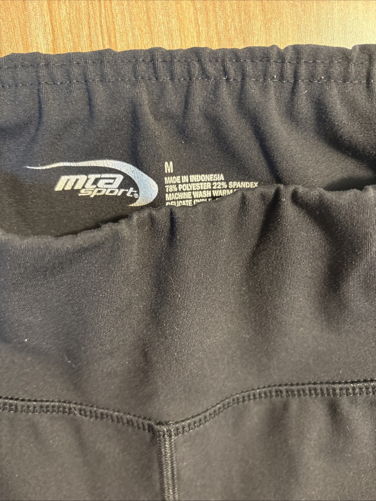 NWT MTA SPORT Womens M Active Capri Leggings