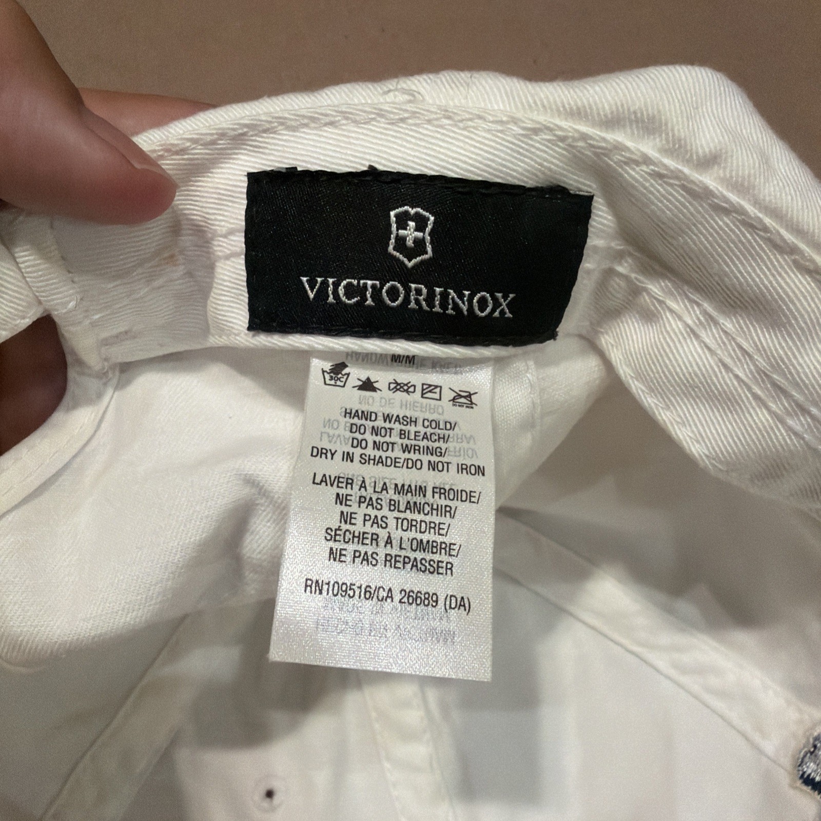 VICTORINOX Cotton Dad’s Hat White Adjustable Size Medium