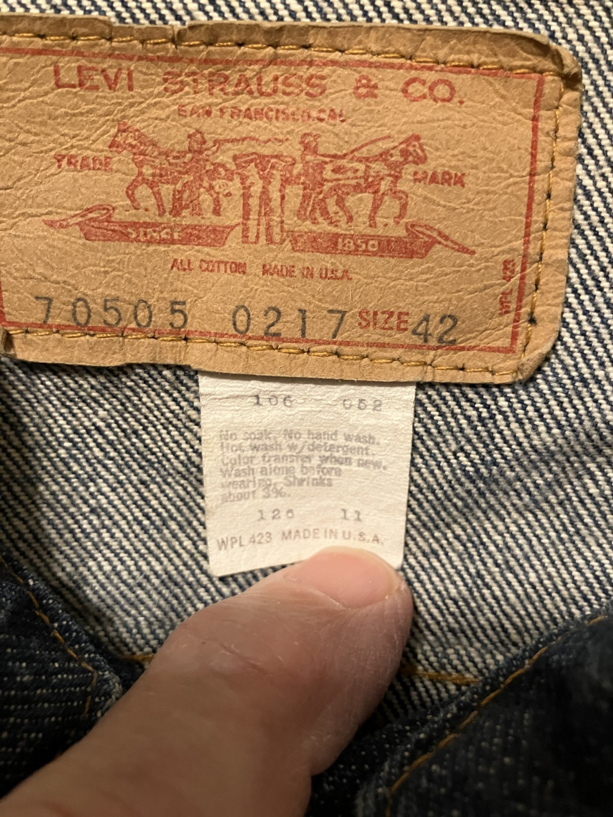 Vintage Levi’s Trucker Jacket – Early 1970s, Leather Patch, Size 42, USA, Rare