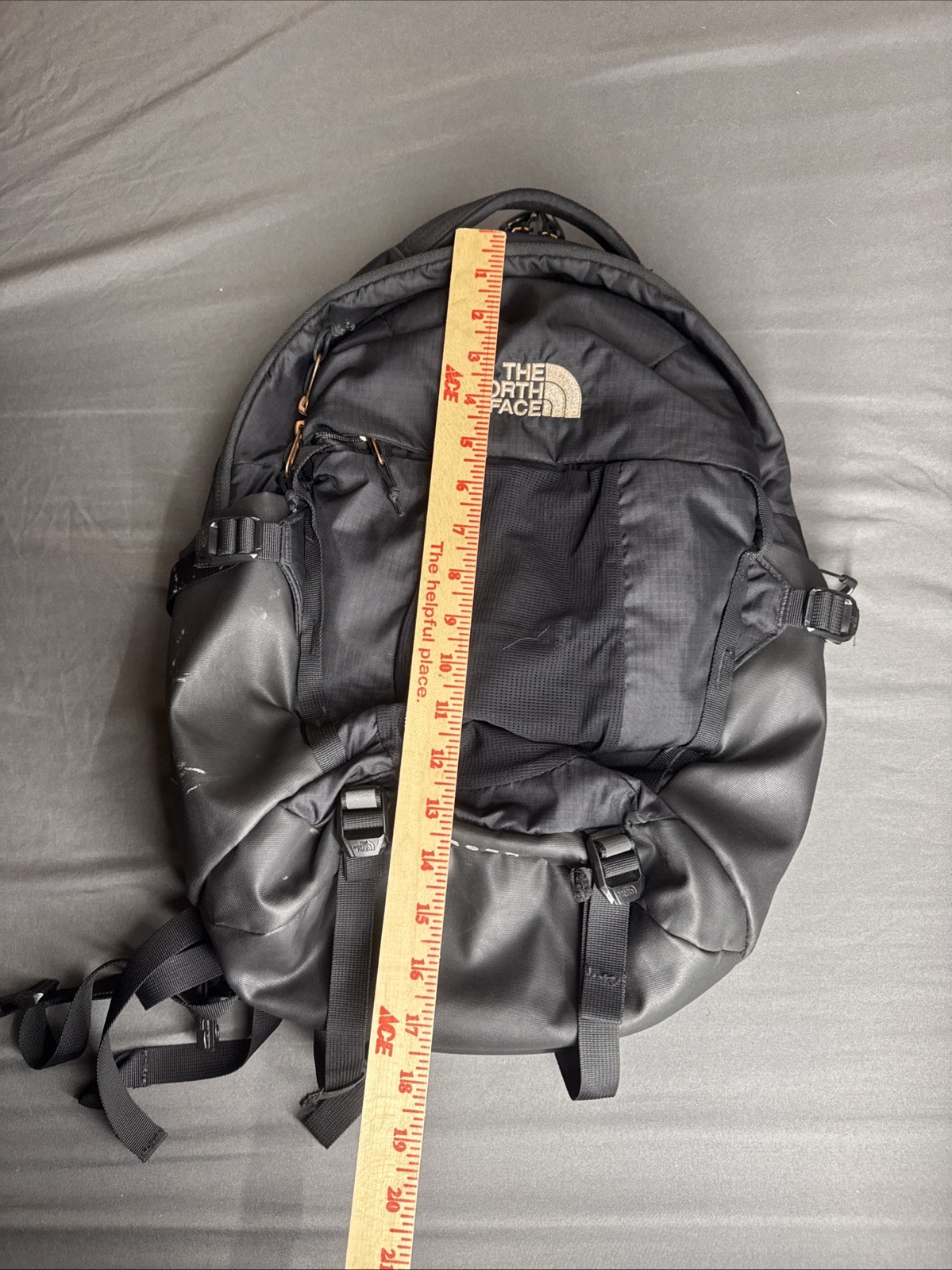 The North Face Women’s Recon Luxe Backpack, TNF Black/Burnt Coral, OS – USED