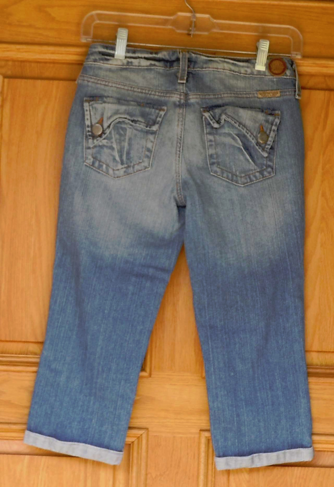 Hint Ladies Size 0 Low Rise Capris Blue Jeans