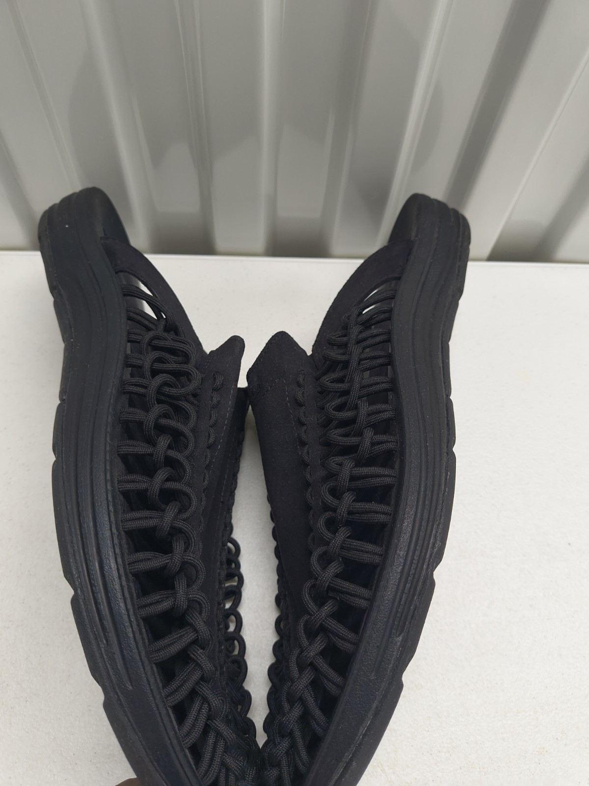 Keen Men’s Uneek Black Slides Suede Sandals Men’s Sz 14