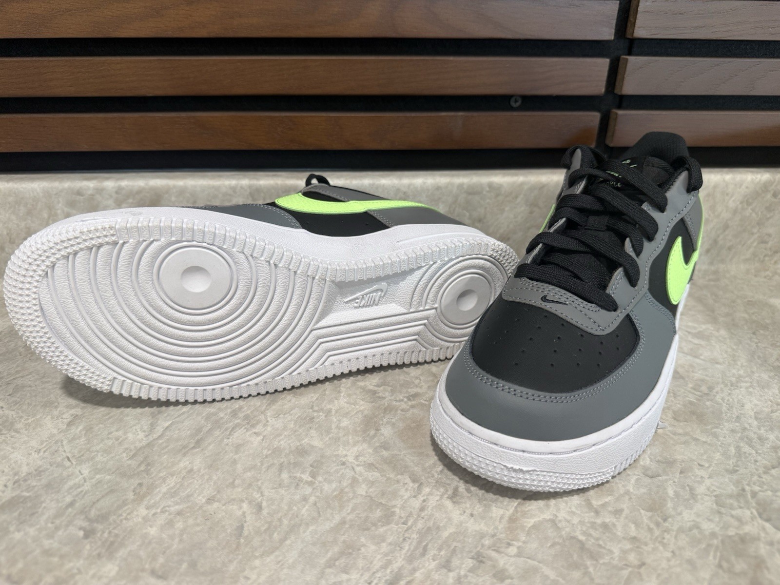 Nike Air Force 1 Low Top Lace-Up Athletic Sneakers Colorblock Gray/Black/Green