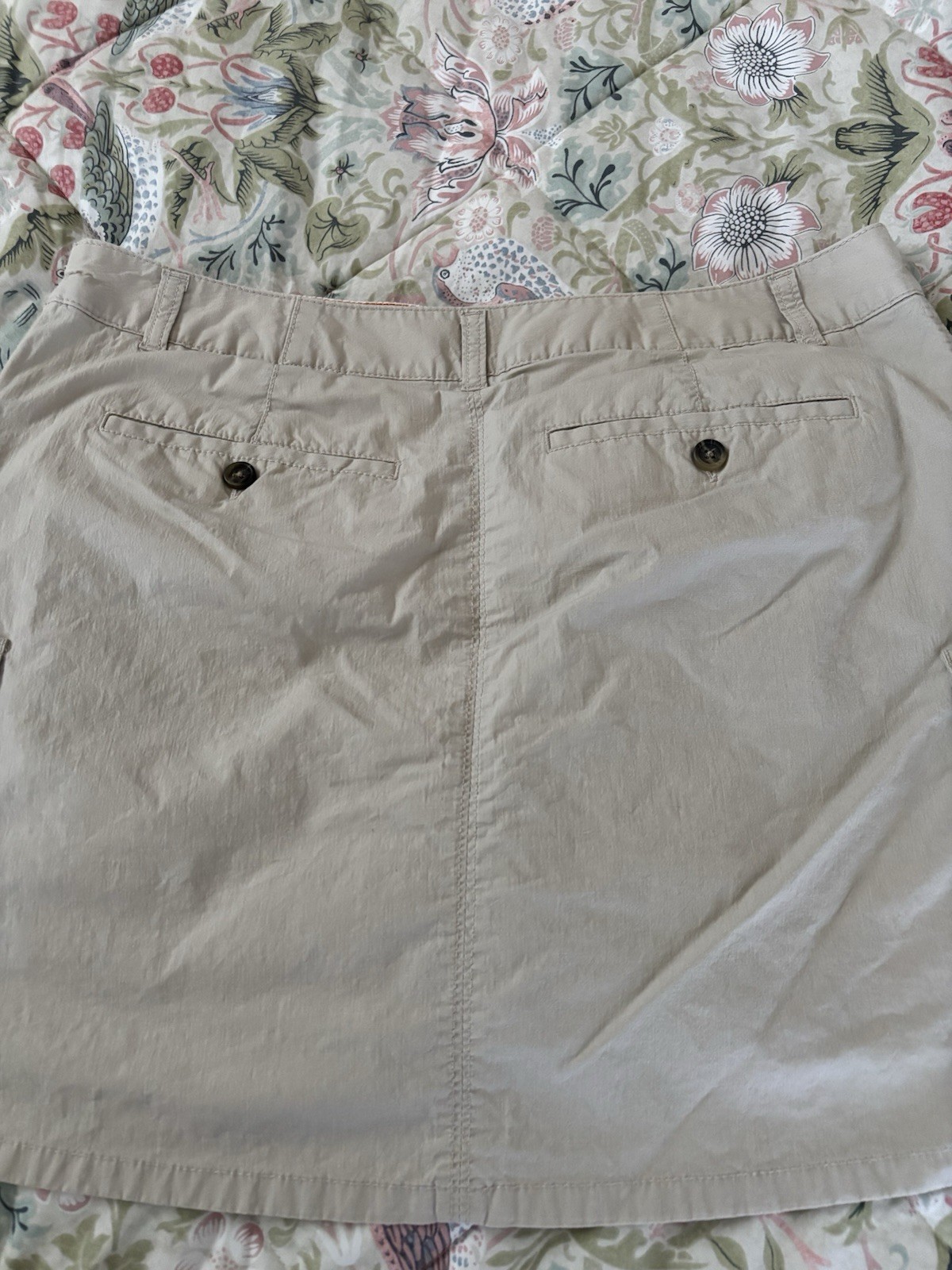 Womens Skorts (4). White, turquoise, tan and yellow. Size 12.