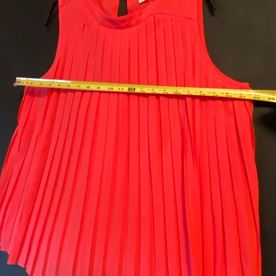 Liz Claiborne Coral-Colored Pleated Sleeveless Blouse Inner Lining Size L