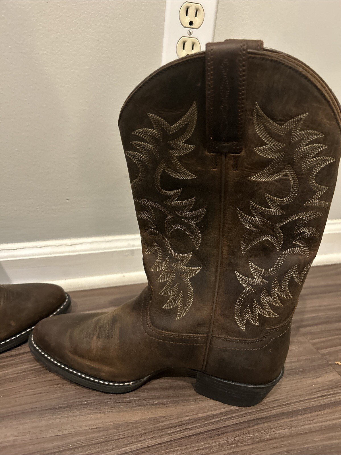 Ariat 34725 Distressed Brown Leather Cowboy Western Boots Men’s sz 8EE