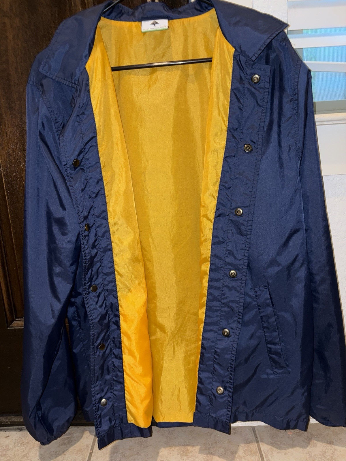 LRG Navy Yellow Windbreaker Jacket Men’s L Button Logo Mid-Length Casual