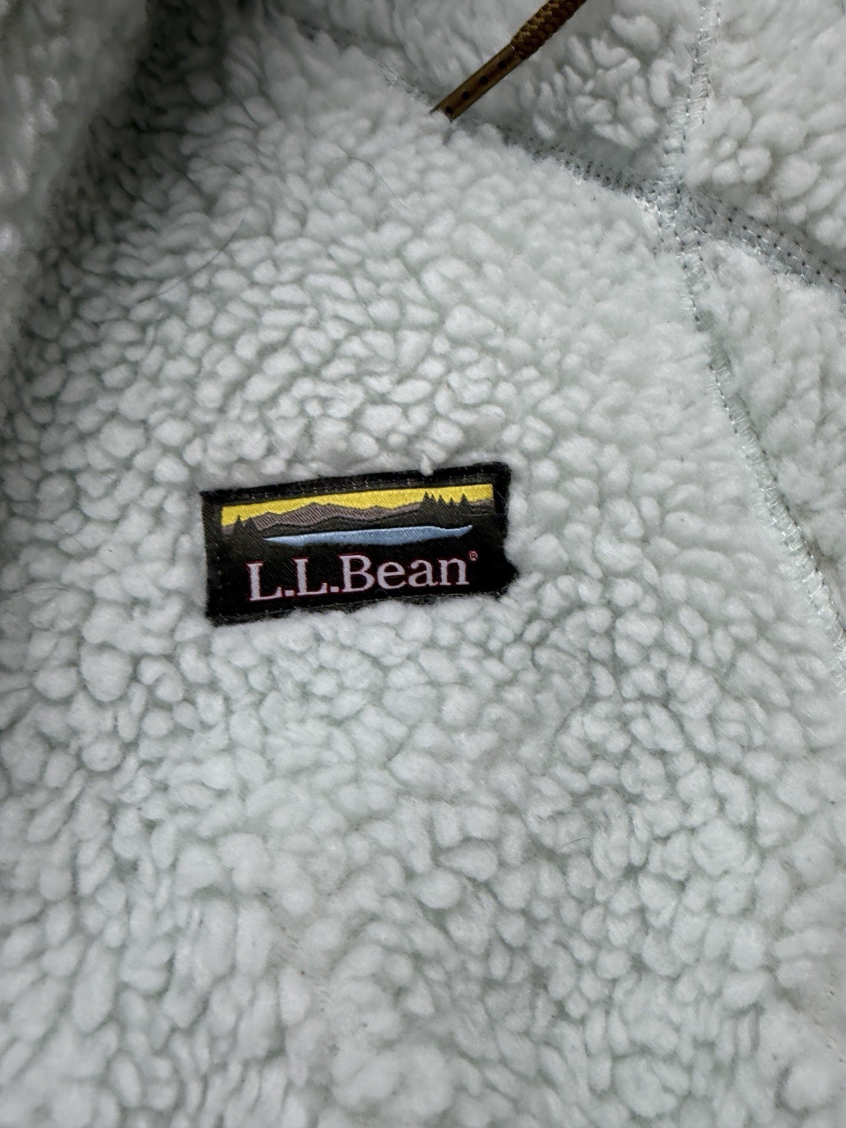 LL Bean Women’s Jacket Size Small Mint Green 100% Recycled Polyester